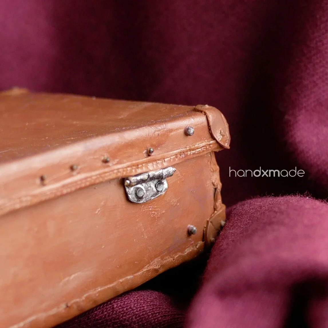 HOW TO MAKE A MINIATURE HINGE