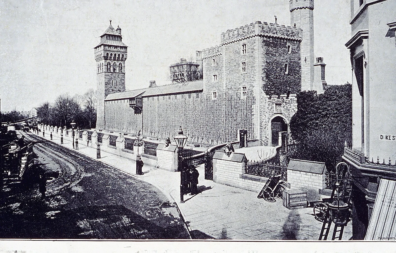 Cardiff Castle Circa 1900.JPG