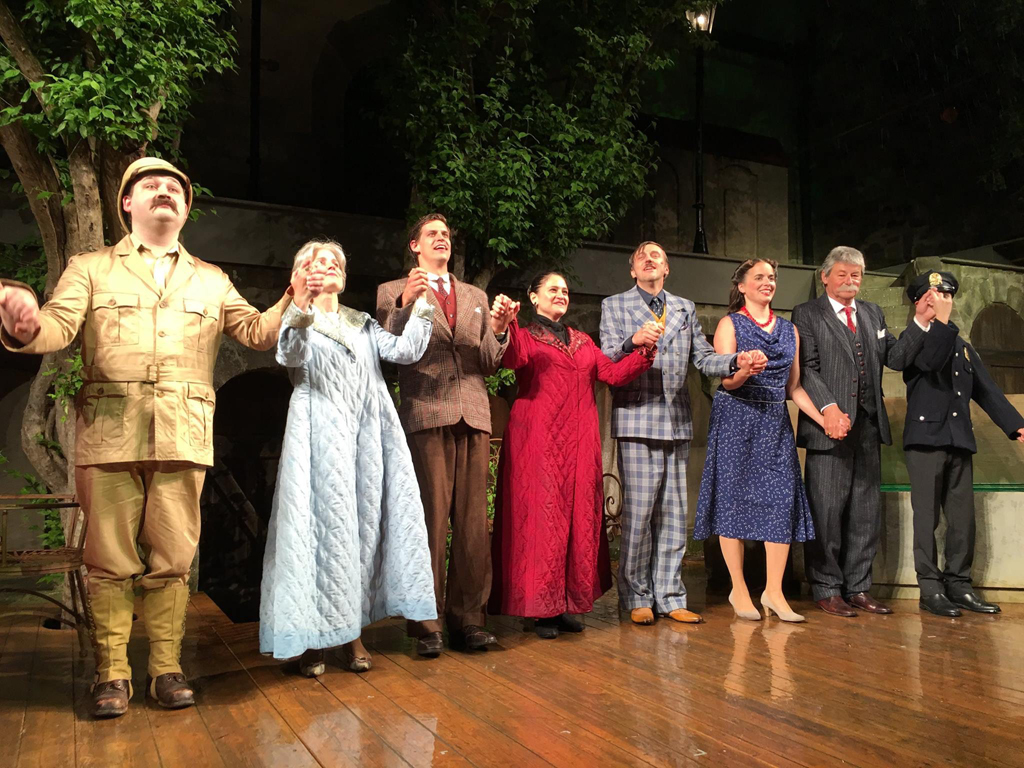 Premierenapplaus "Arsen und Spitzenhäubchen" in Feuchtwangen (Foto: Stefan Horndasch)