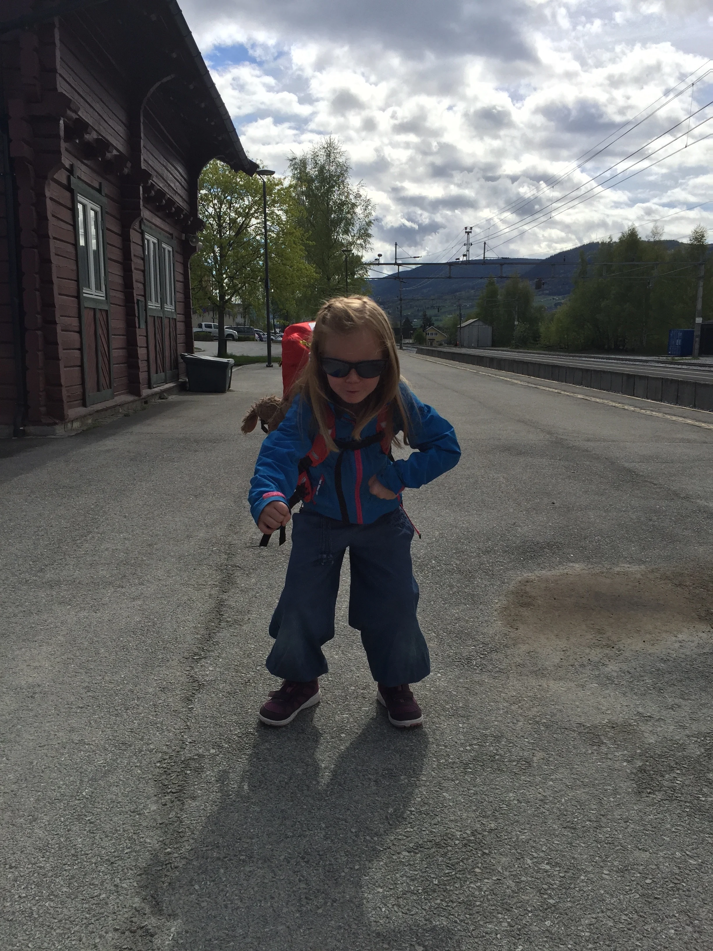 På vei til Trondheim for førskoledager – spent skolejente :-)