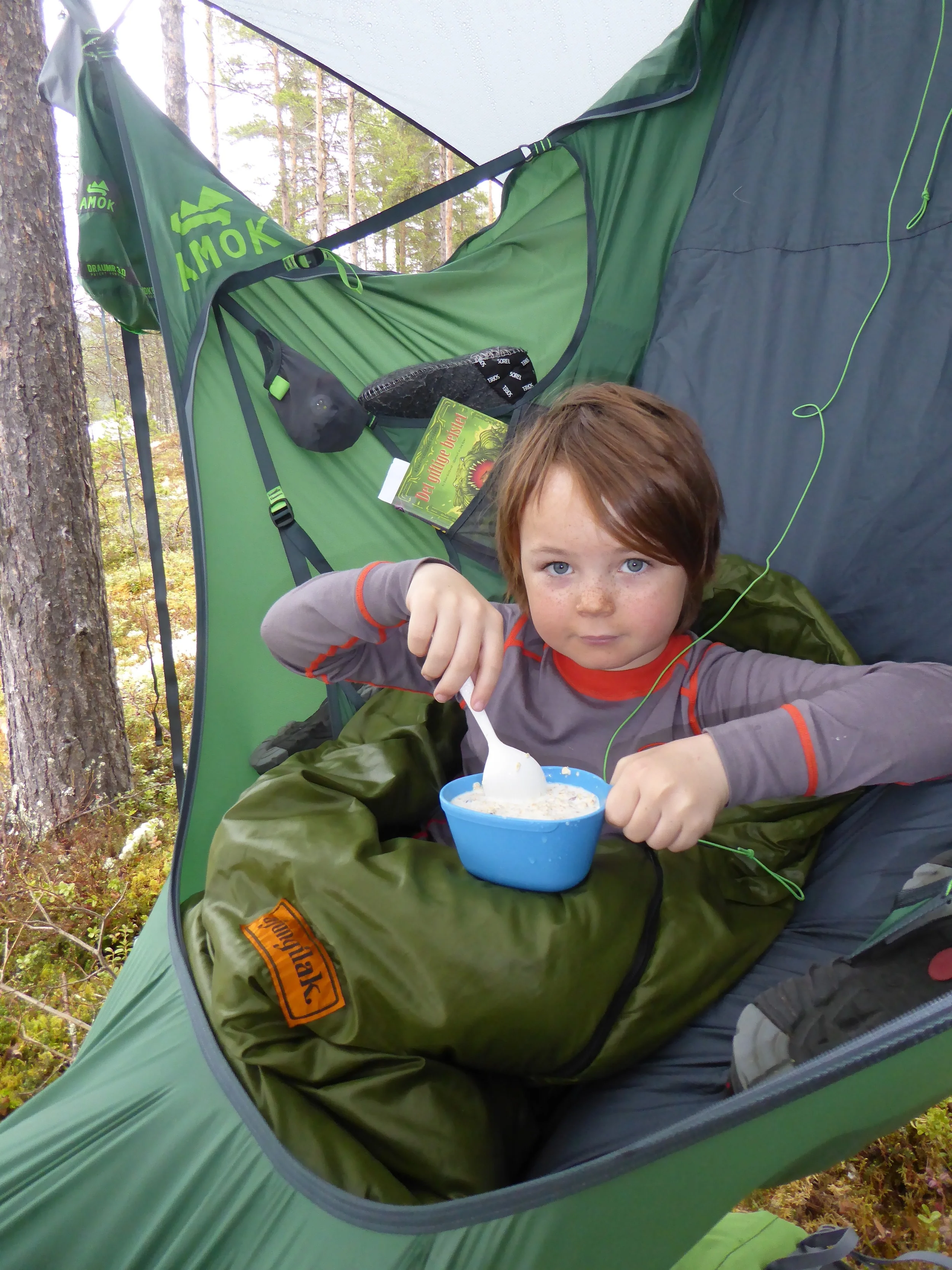 Frokost ved Olstappen, mamma og Ask på hengekøyetur