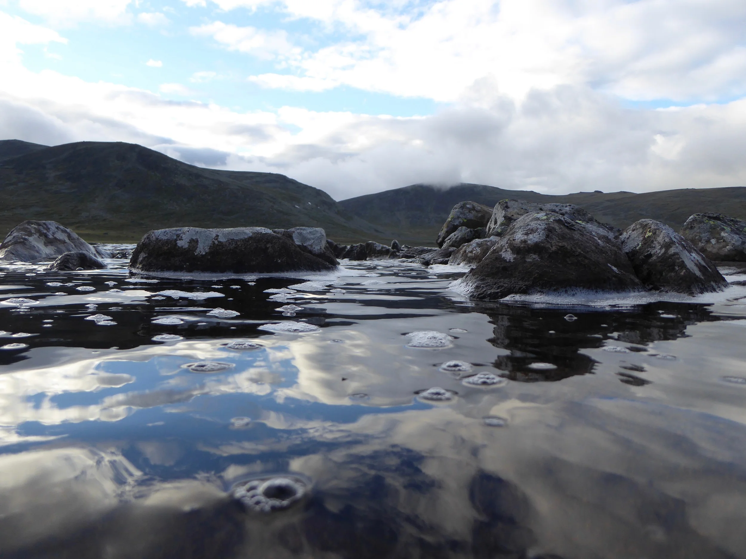 Tett på Skåltjønna i Sikkilsdalen