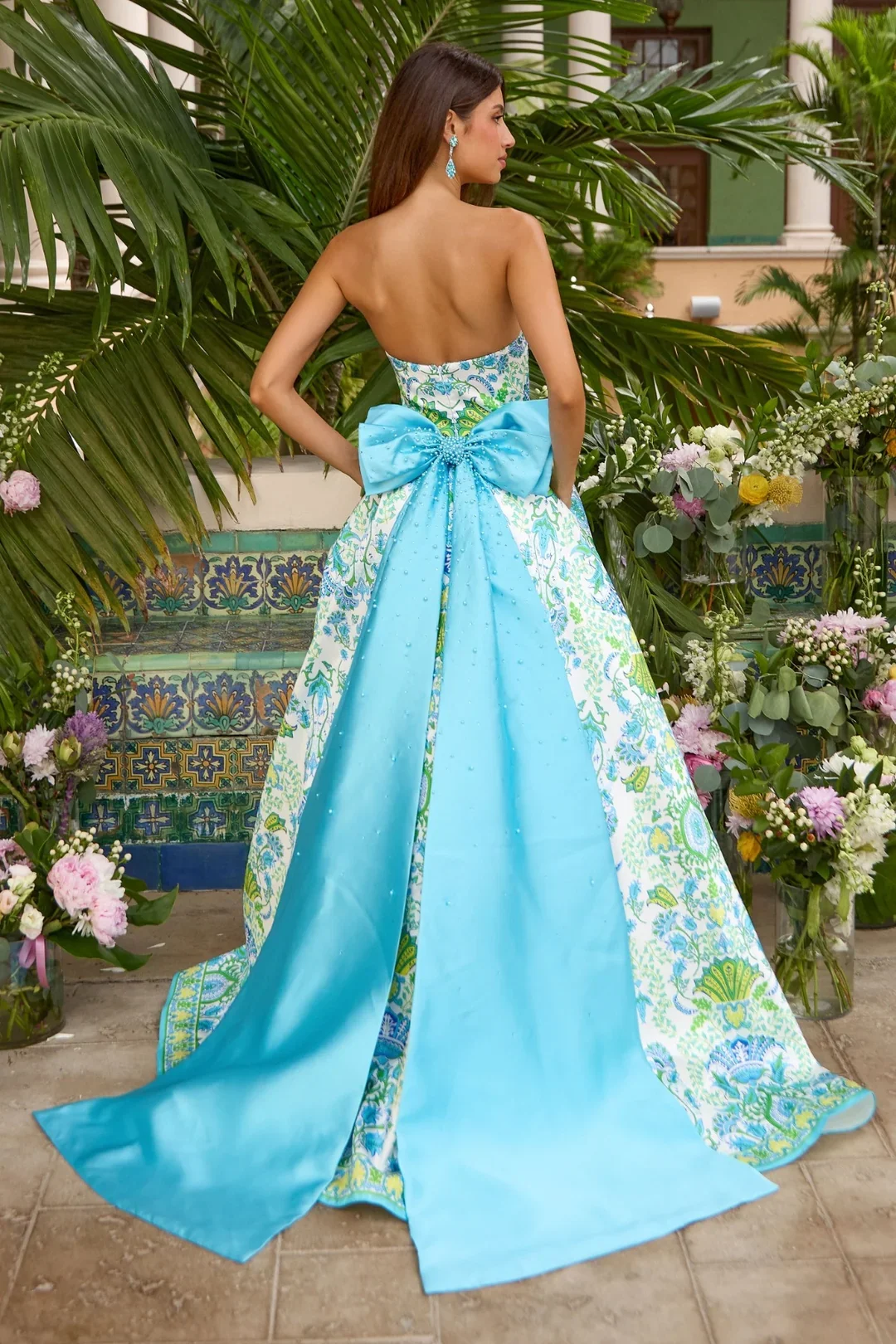 ava-presley-43017-white-multi-1.webp