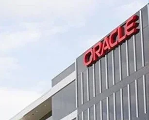 Cover image for Oracle white paper “Empowering the Grid: Unveiling the Potential of DERMS in Modern Utilities” featuring utility grid and technology graphics.