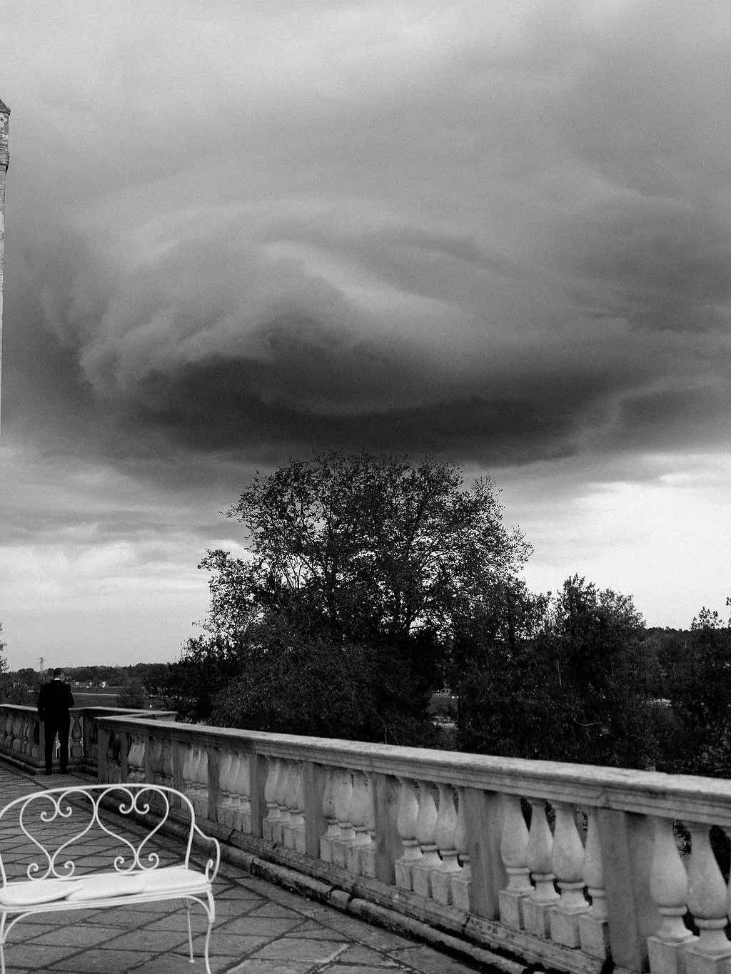 “Oh no, the weather!” ☔️
It’s the sentence we hear the most — especially right before the last wedding of the season.
But here’s the thing: when we visit venues with our couples, we always say the same.
A beautiful Plan