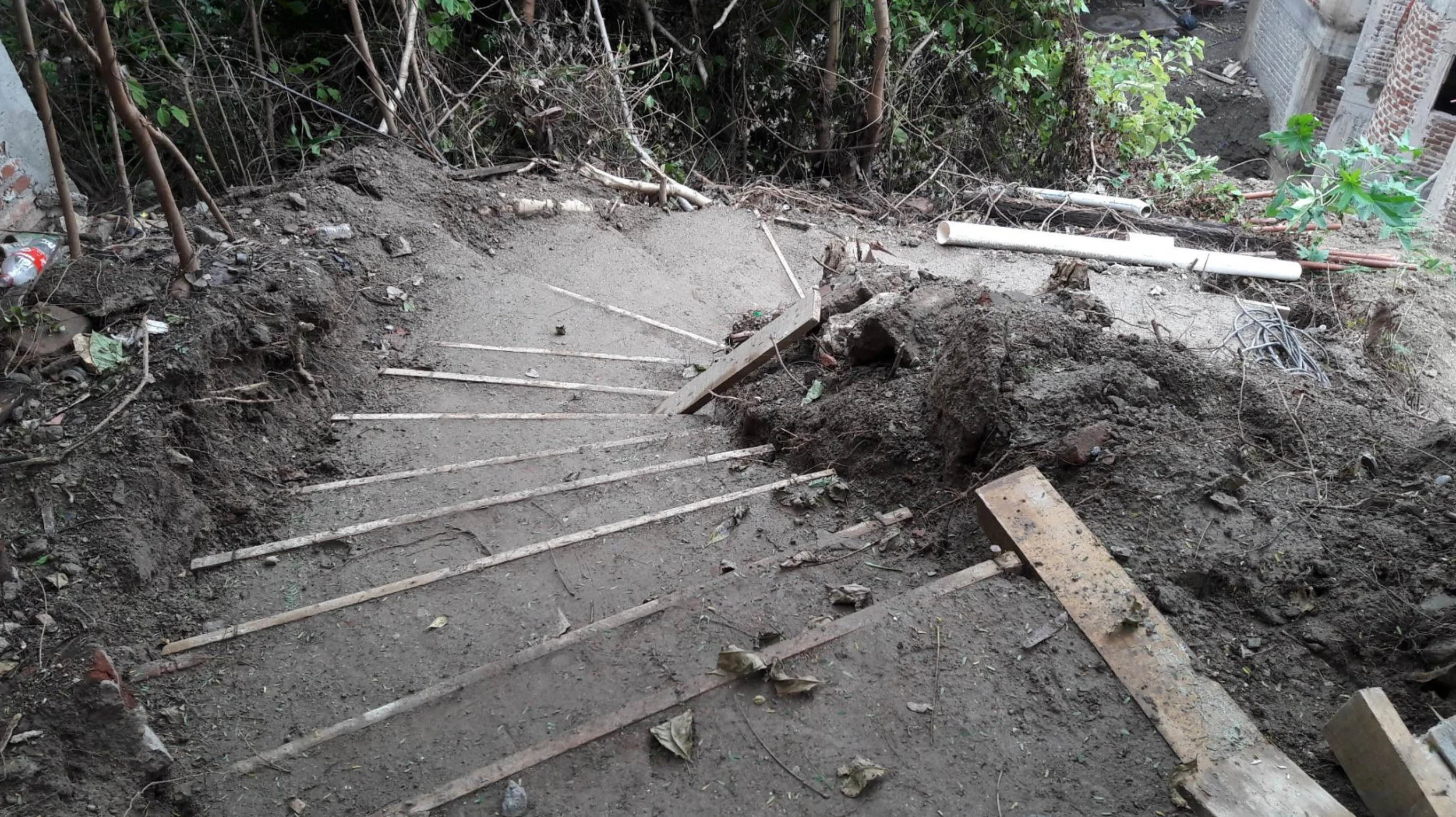 ESCALERA PROVISIONAL ACCESO A OBRA POR KAUKAN