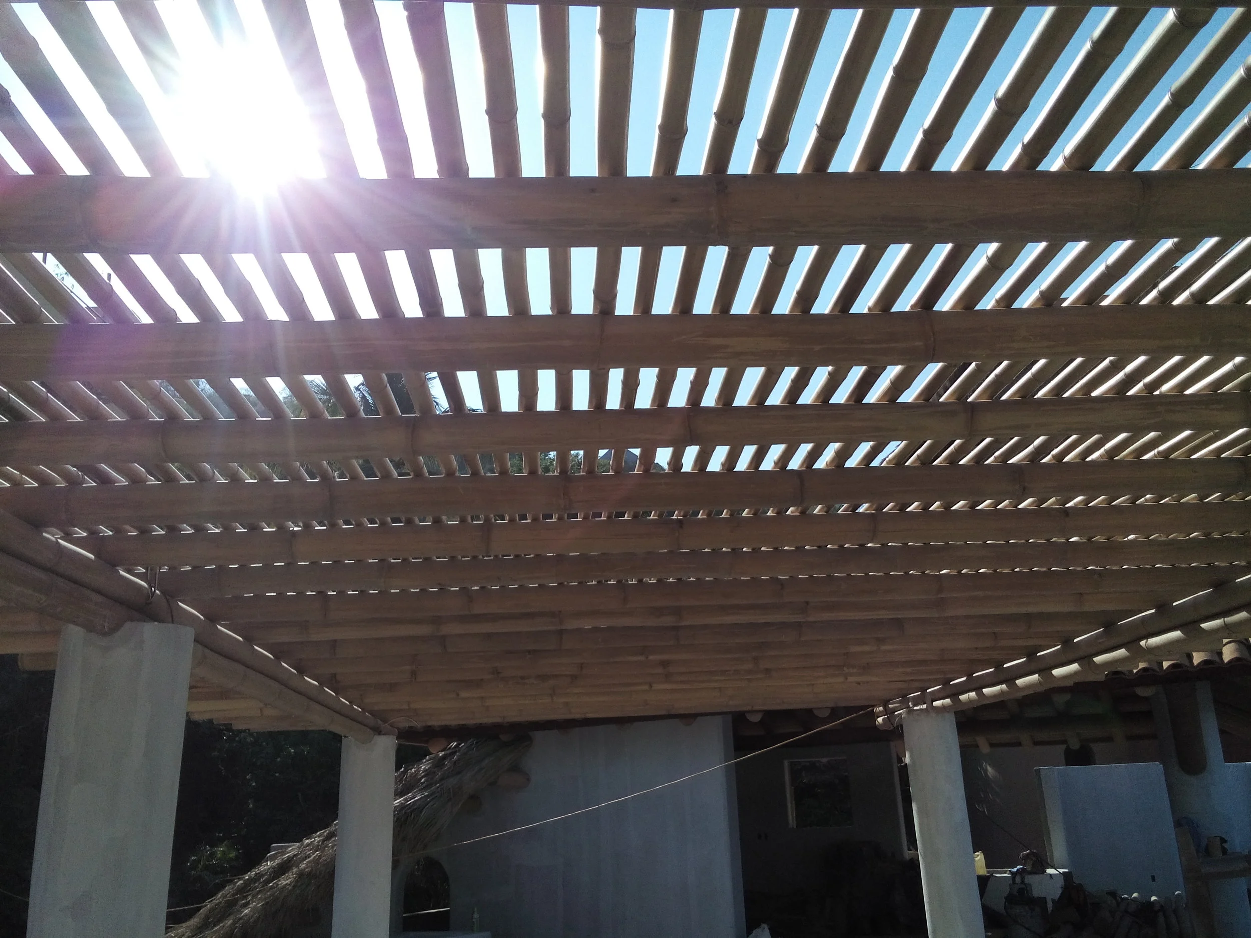 VISTA INTERIOR DE PERGOLA