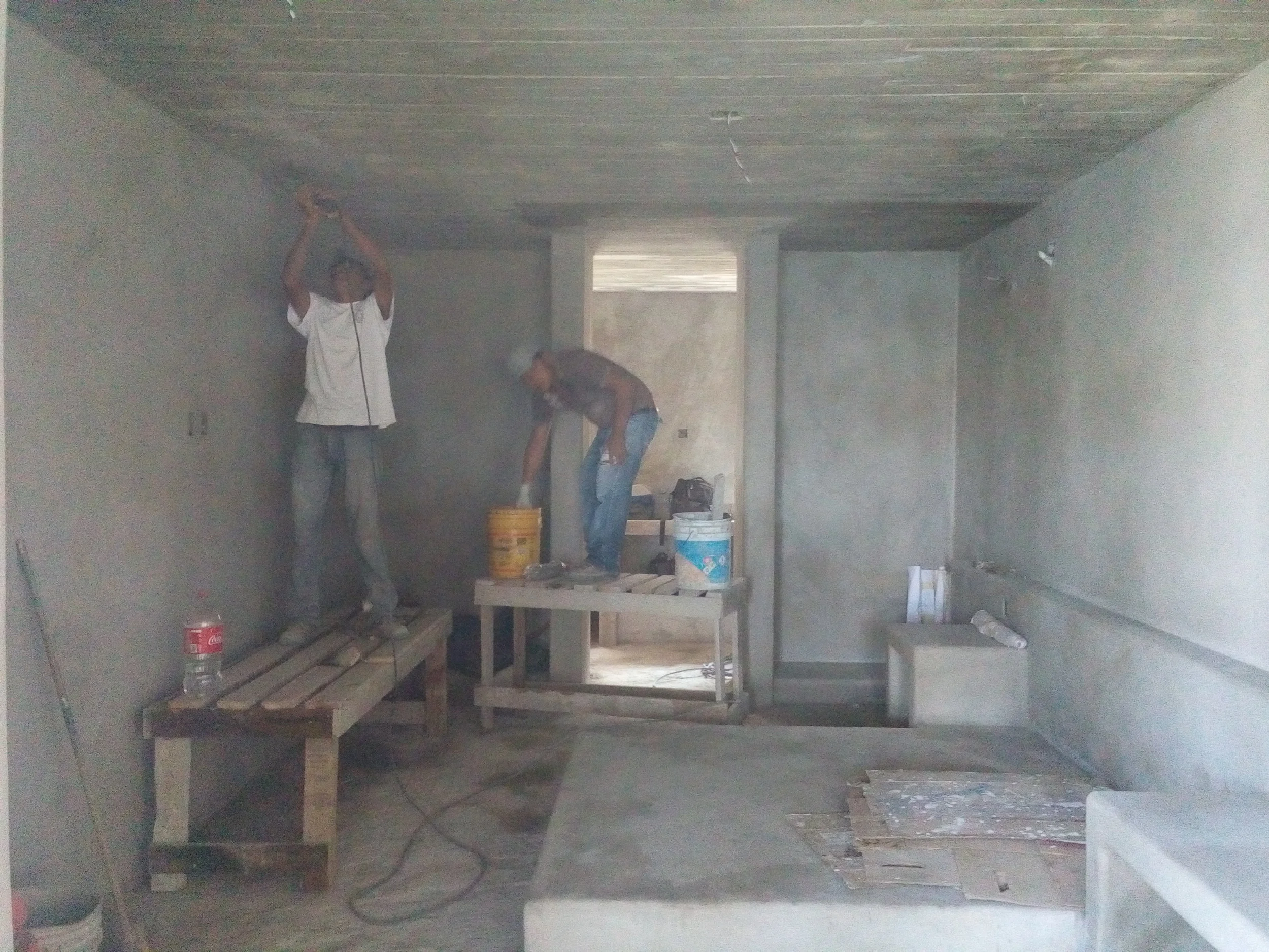 FINA EN MUROS DE RECAMARA PRINCIPAL DEPARTAMENTO "A1"