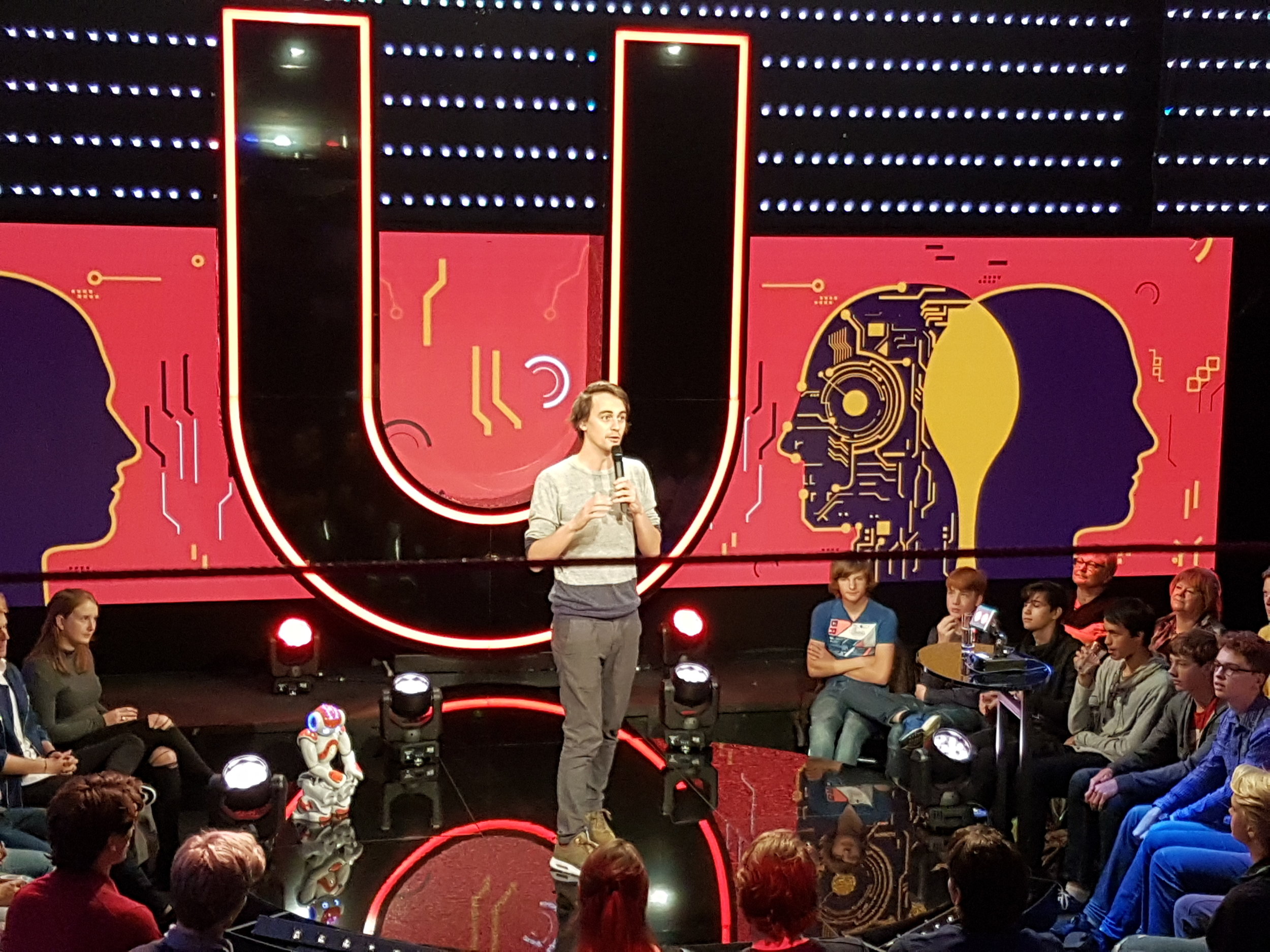 Alexander Klopping presenteert