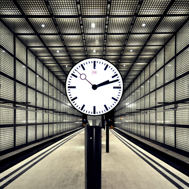 Clock Detail, Wilhelm Leuschner Platz Station, Leipzig