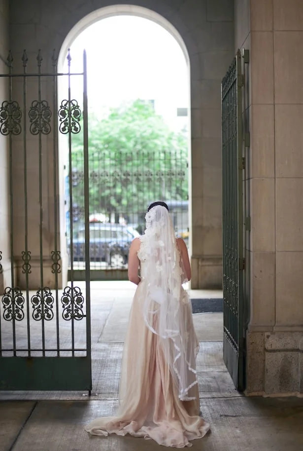 Real Wedding: Carol Hannah Kensington and custom llace