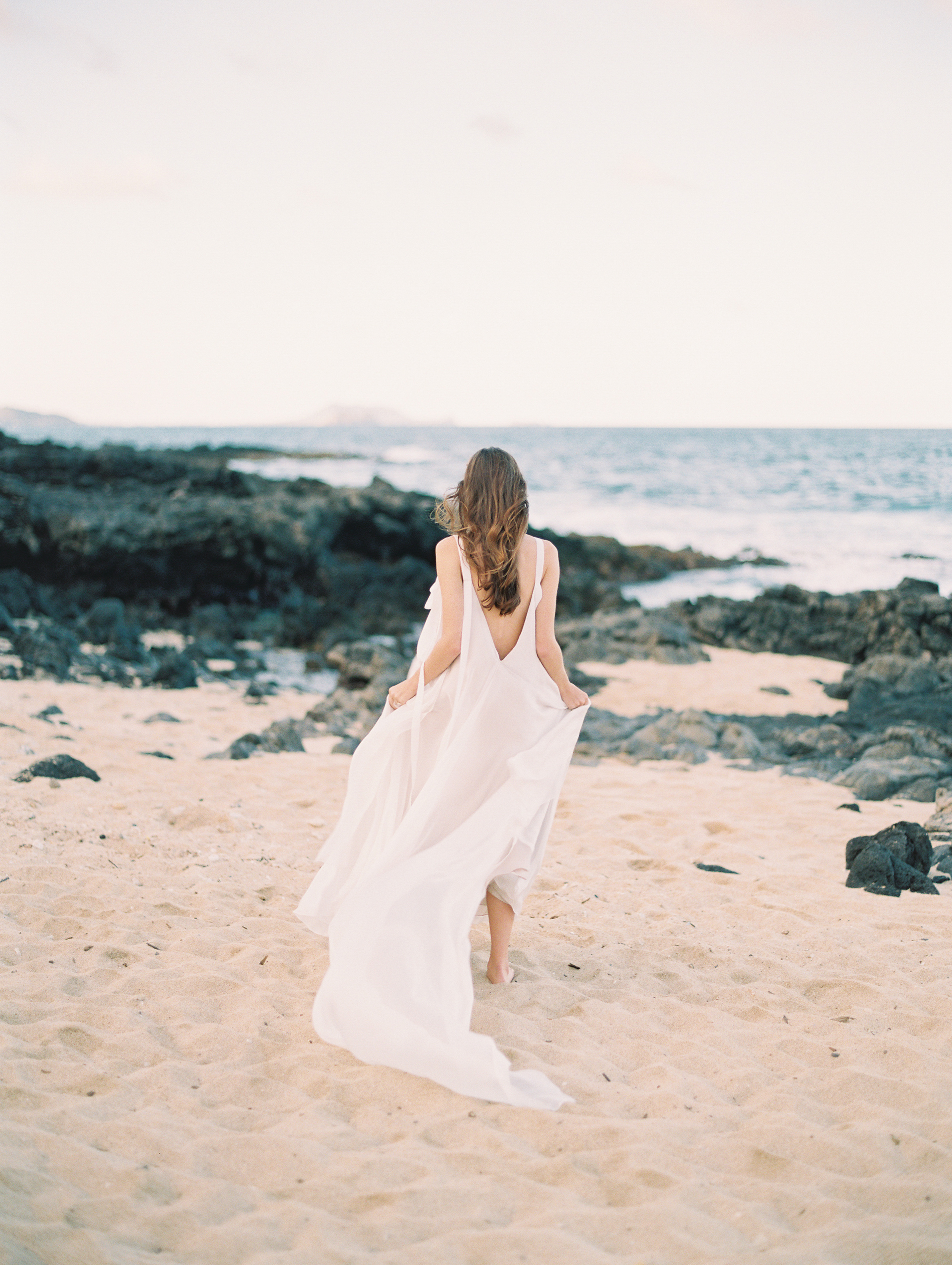 Flowy floaty chiffon wedding dress16.jpg