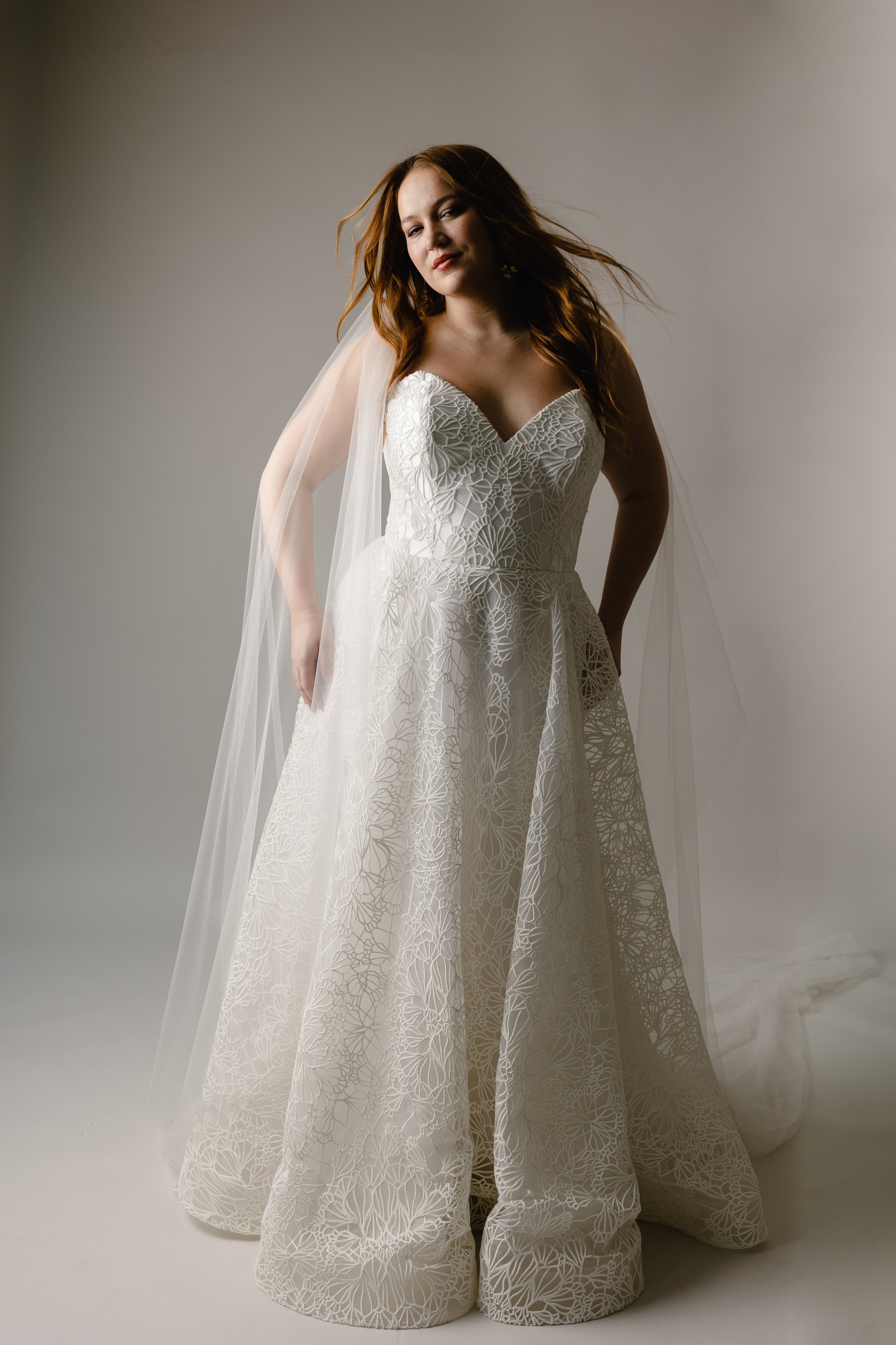 Harlow geometric lace textured wedding dress size 202.jpg