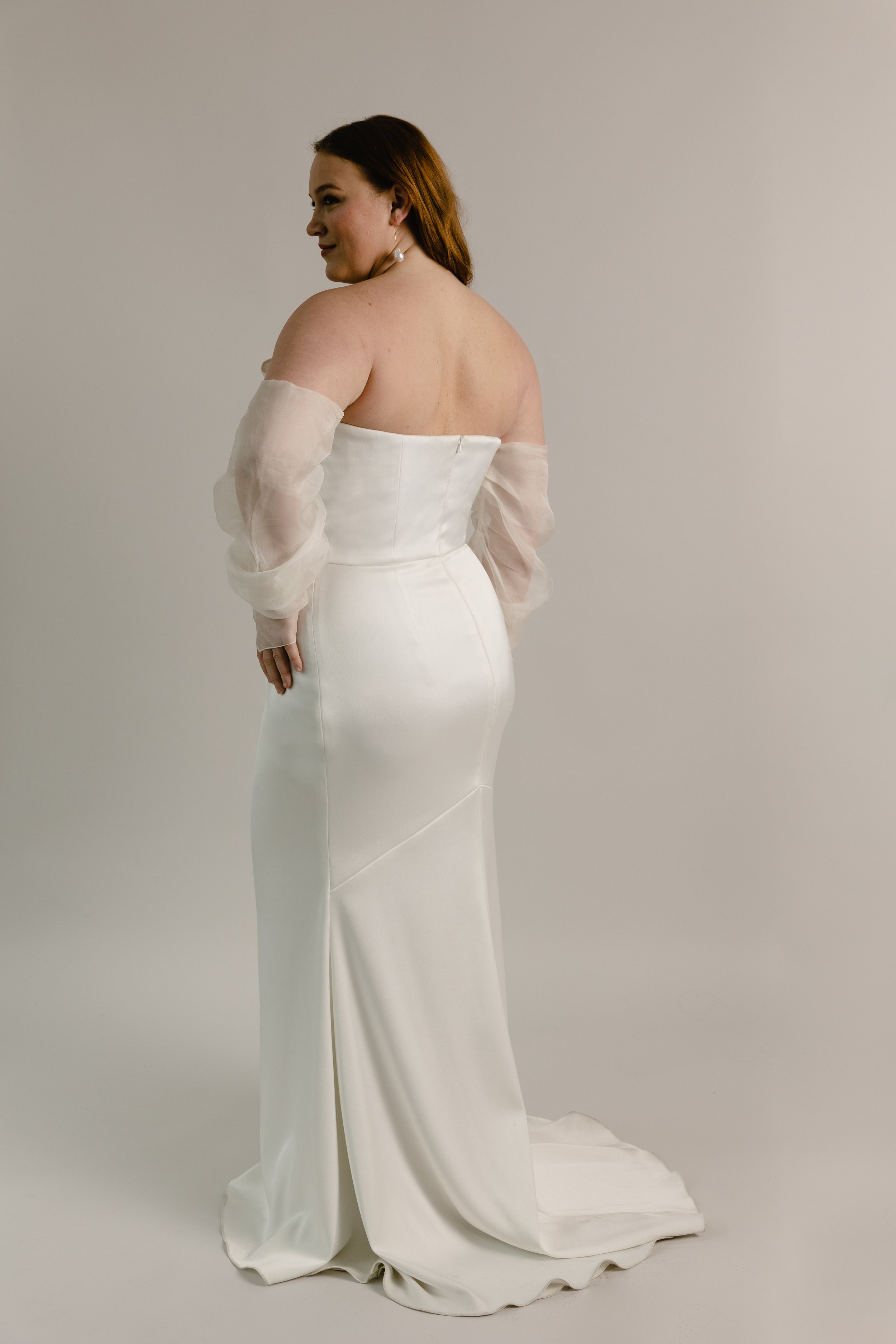 Empyrean draped cloumn wedding dress with organza sleeves4 web.jpg