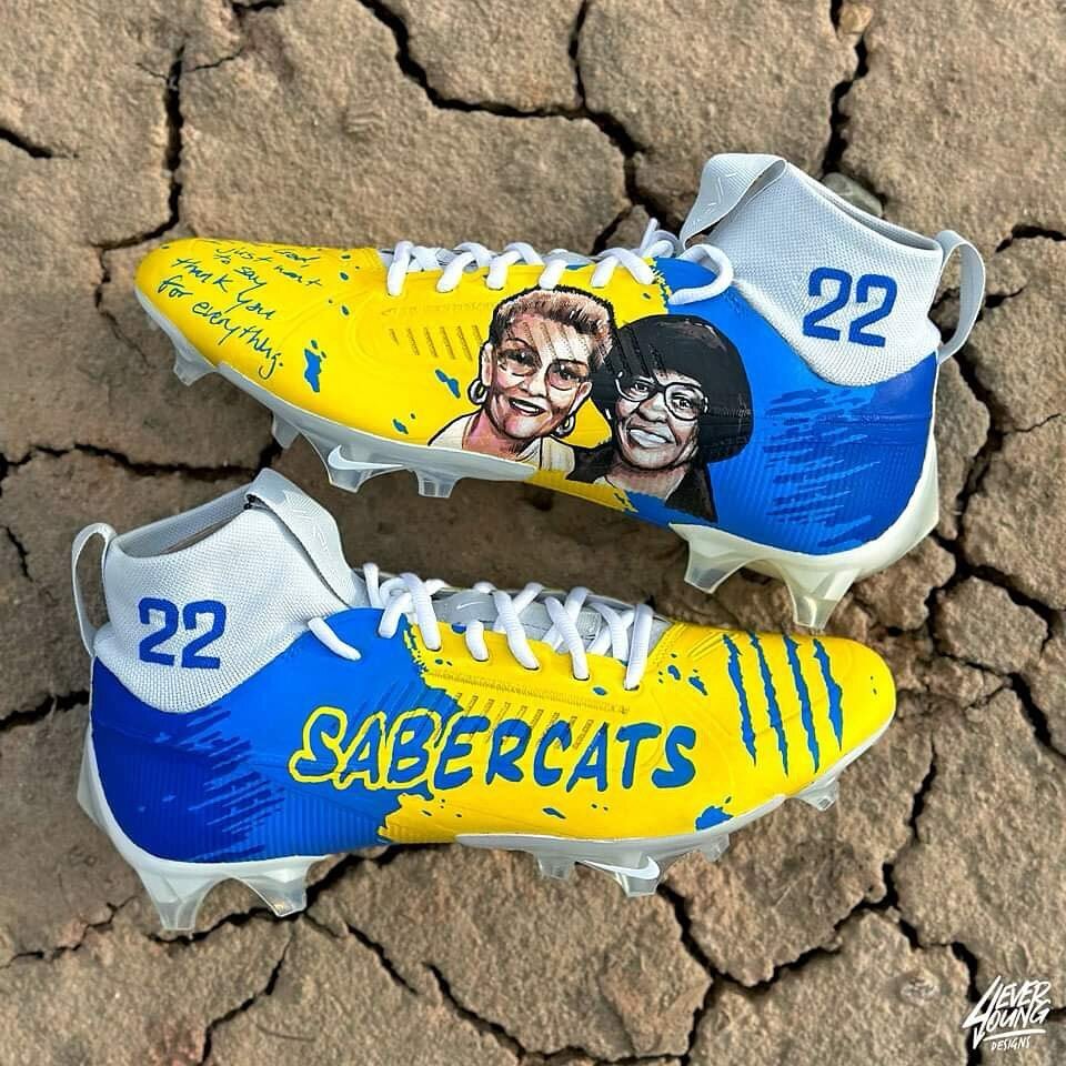 A custom pair of cleats to kick off the semi-pro season! Anyone looking for custom work, send me a message and let&rsquo;s make something special! 💙💛