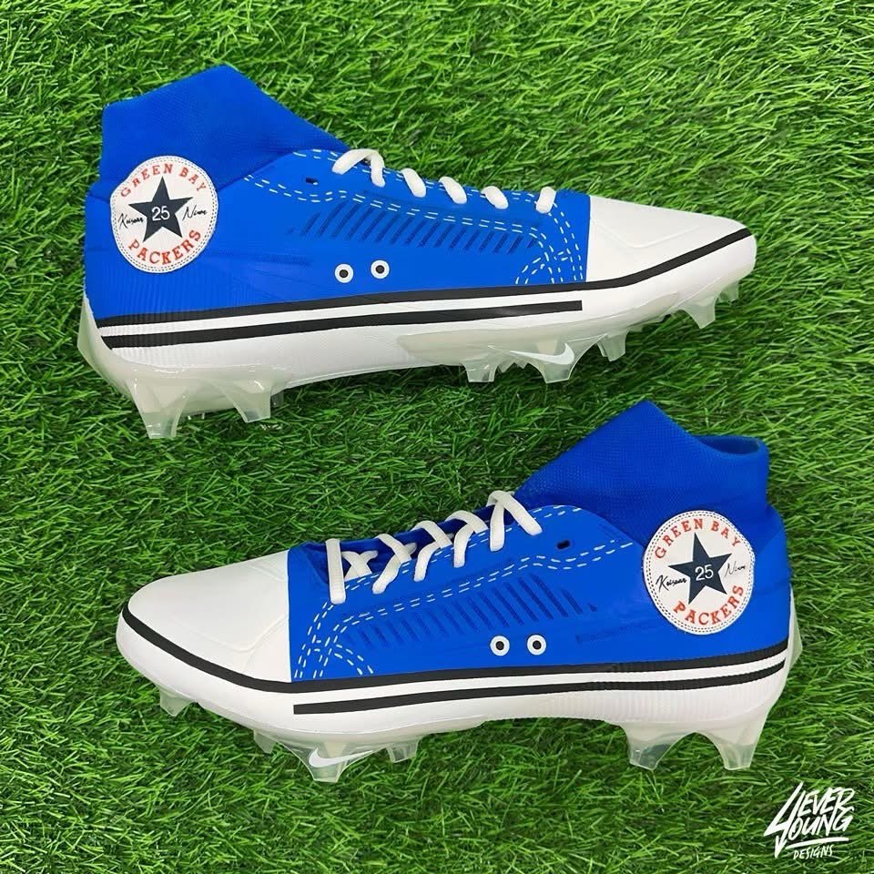 Finally, the blue chucks for Green Bay Packer Pro Bowler, @keiseannixon #GoPackGo