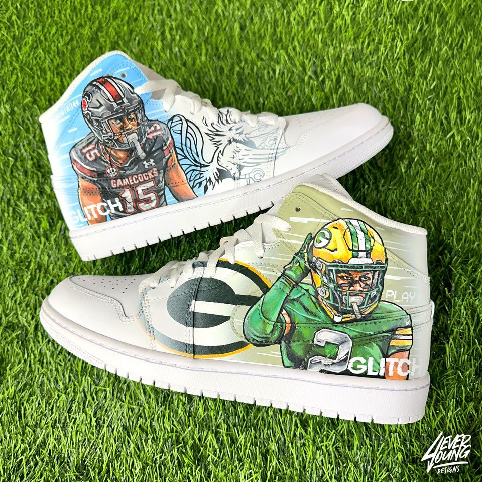 Had the absolute honor to collab with @alexyoungrealtor of the @thebowtiegroup ! This time I had the opportunity to create a special pair of kicks that were gifted to Green Bay Packers cornerback, @brandoncisse ! #GoPackGo