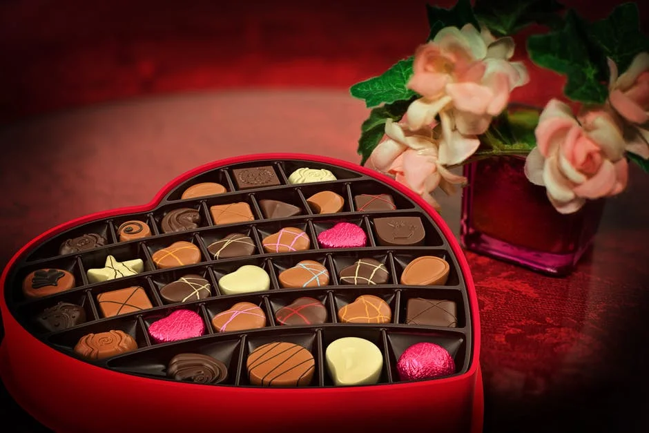 Usually, Valentine's Day gifts involve chocolate, flowers, and stuffed animals. However, you can help your website readers get something extra special for the stoner in their life.