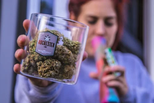 Effective cannabis packaging shows off the product, catches the eye, and keeps your product fresh and full of flavor.