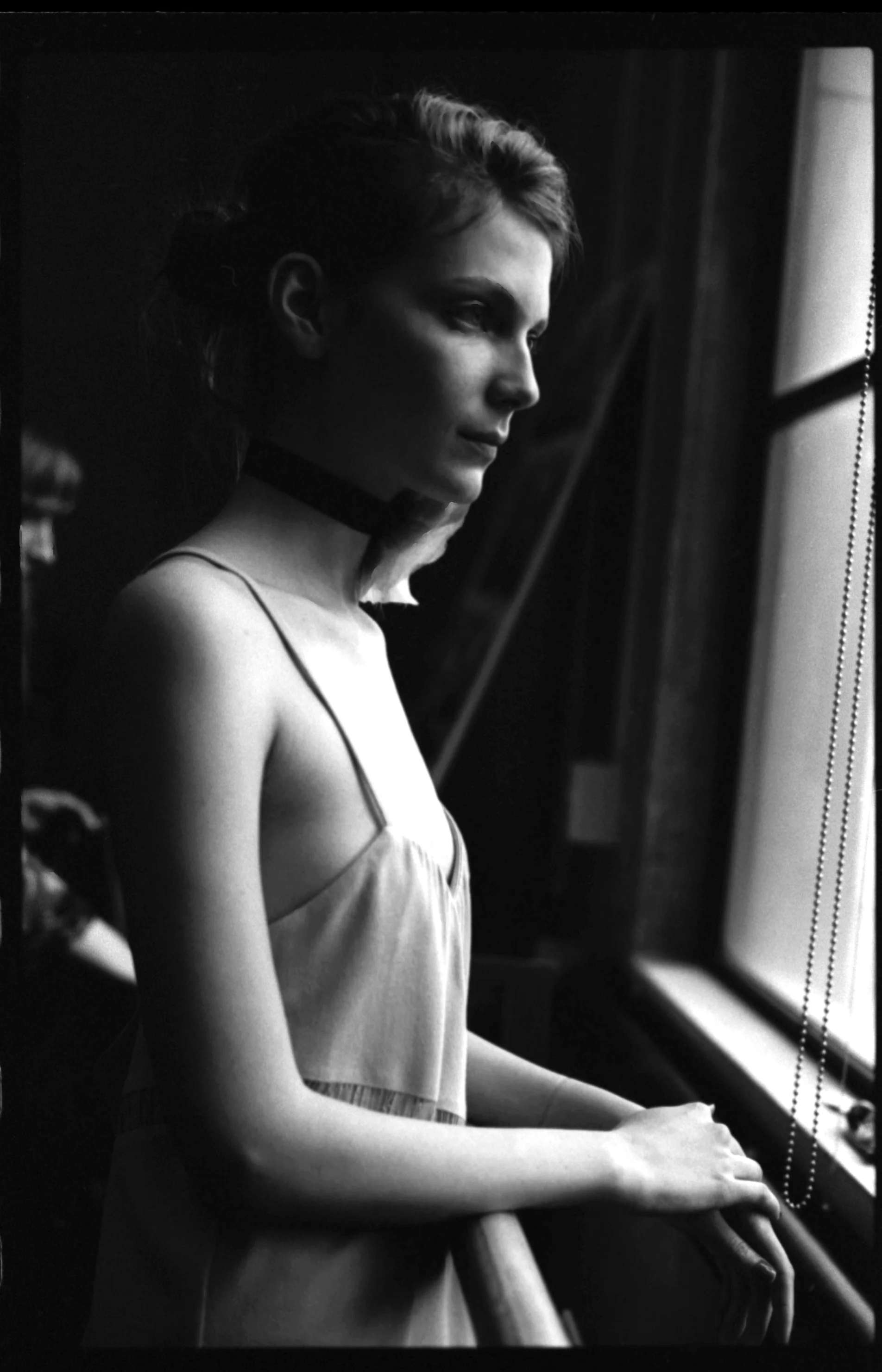 4_nora - ballet - window .jpg