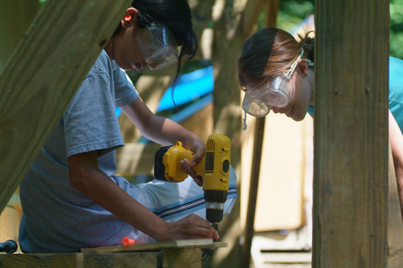  In addition to leadership and project management, Project time also serves to teach campers real-world skills, like how to use tools. 