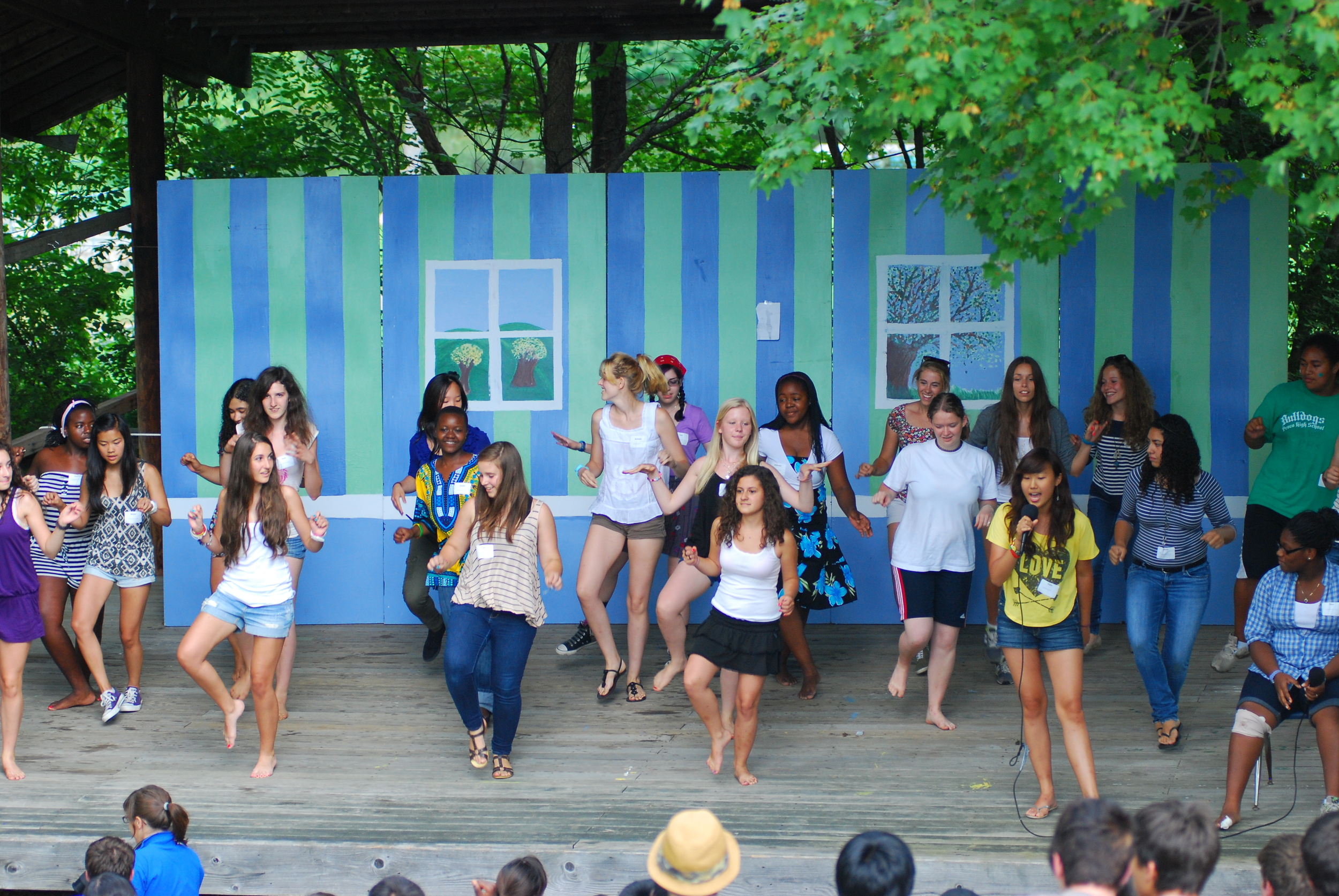  A talent show held on the outdoor stage! 