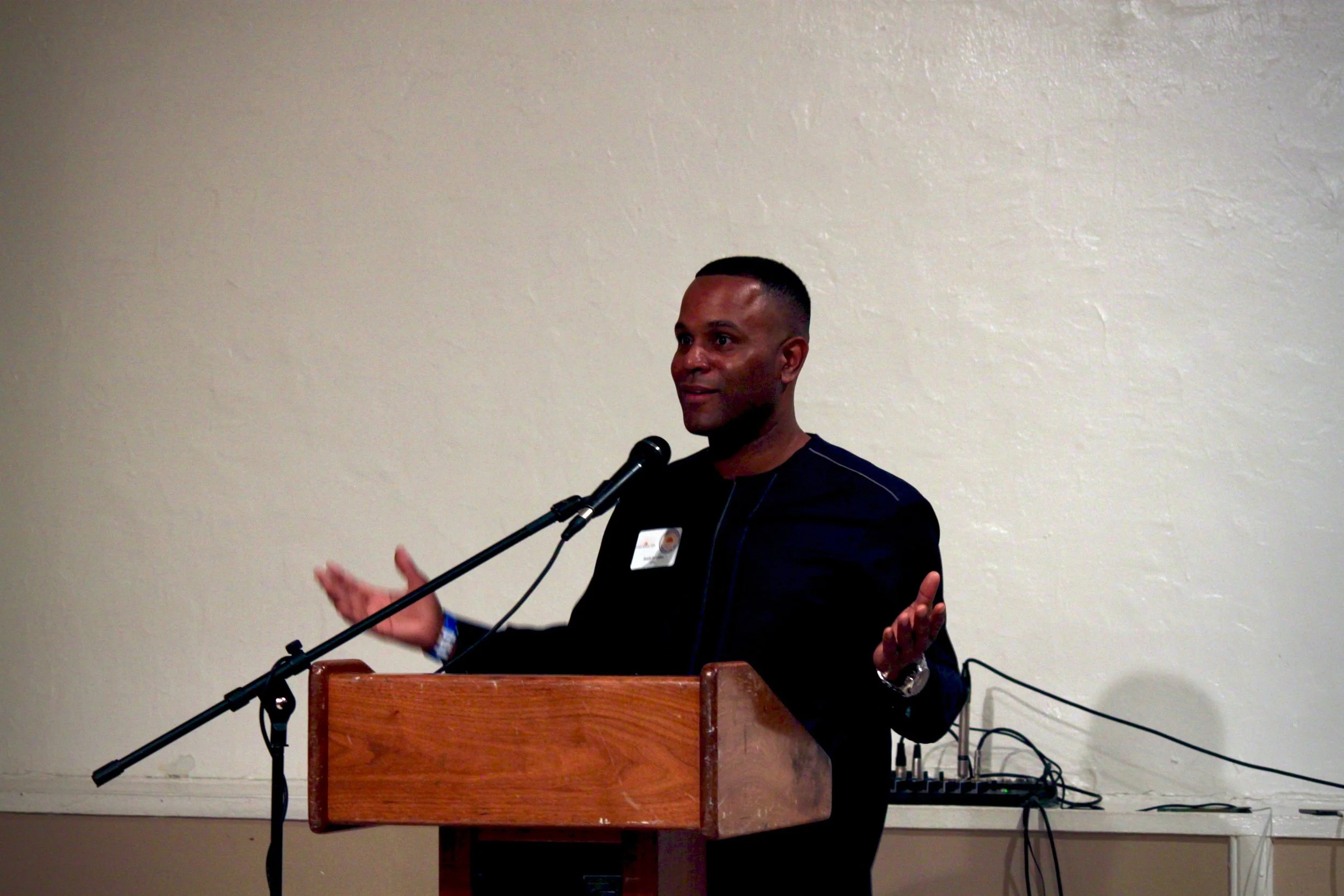 Duarte Geraldino (‘93), the MC of the event
