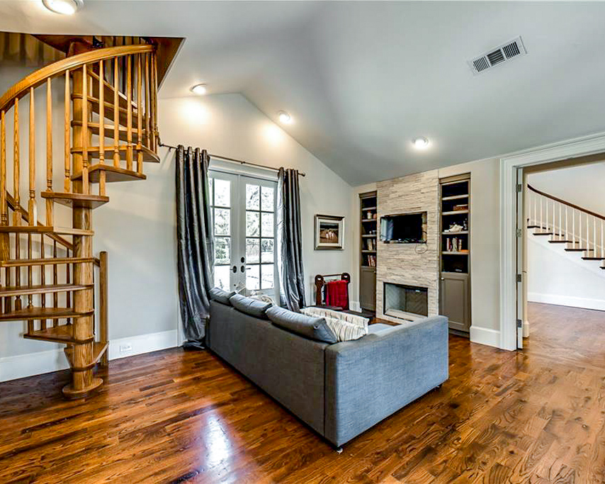 DenMaster+bedroom.jpg