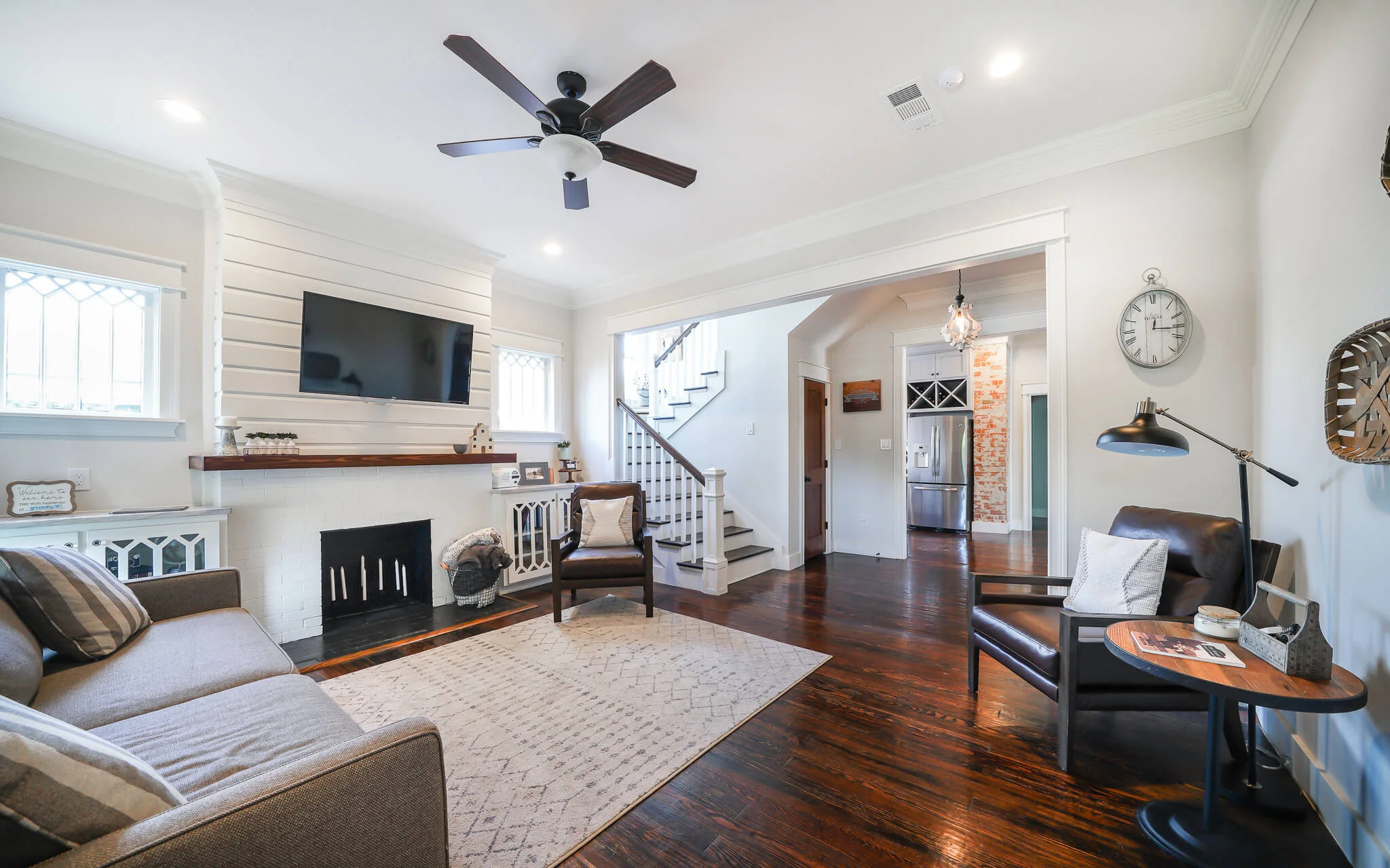 Living Area 2.jpg