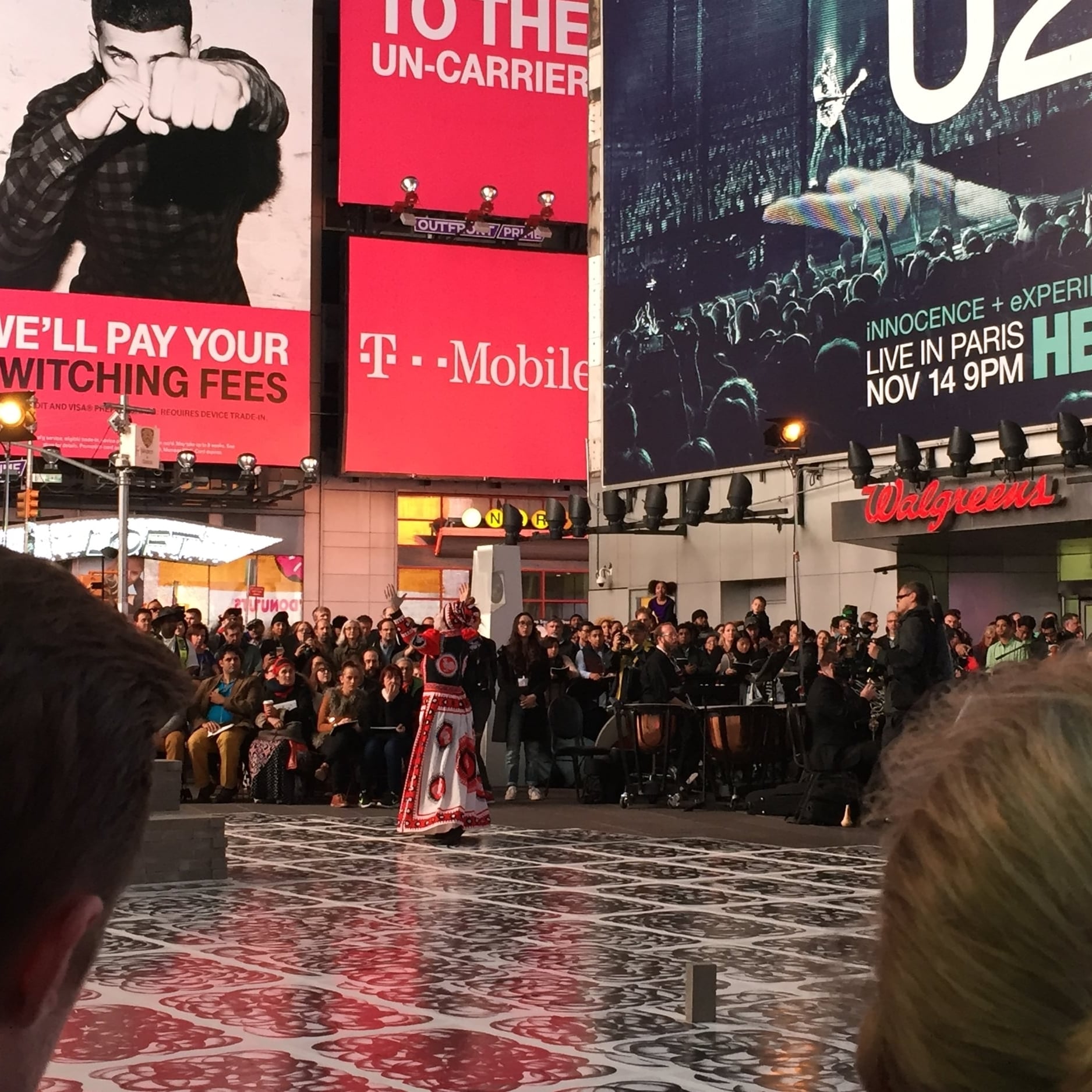 Robin Rhode's production of Schönberg's Erwartung, Times Square