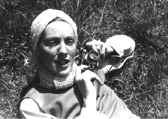 Toni with camera, ca. 1935