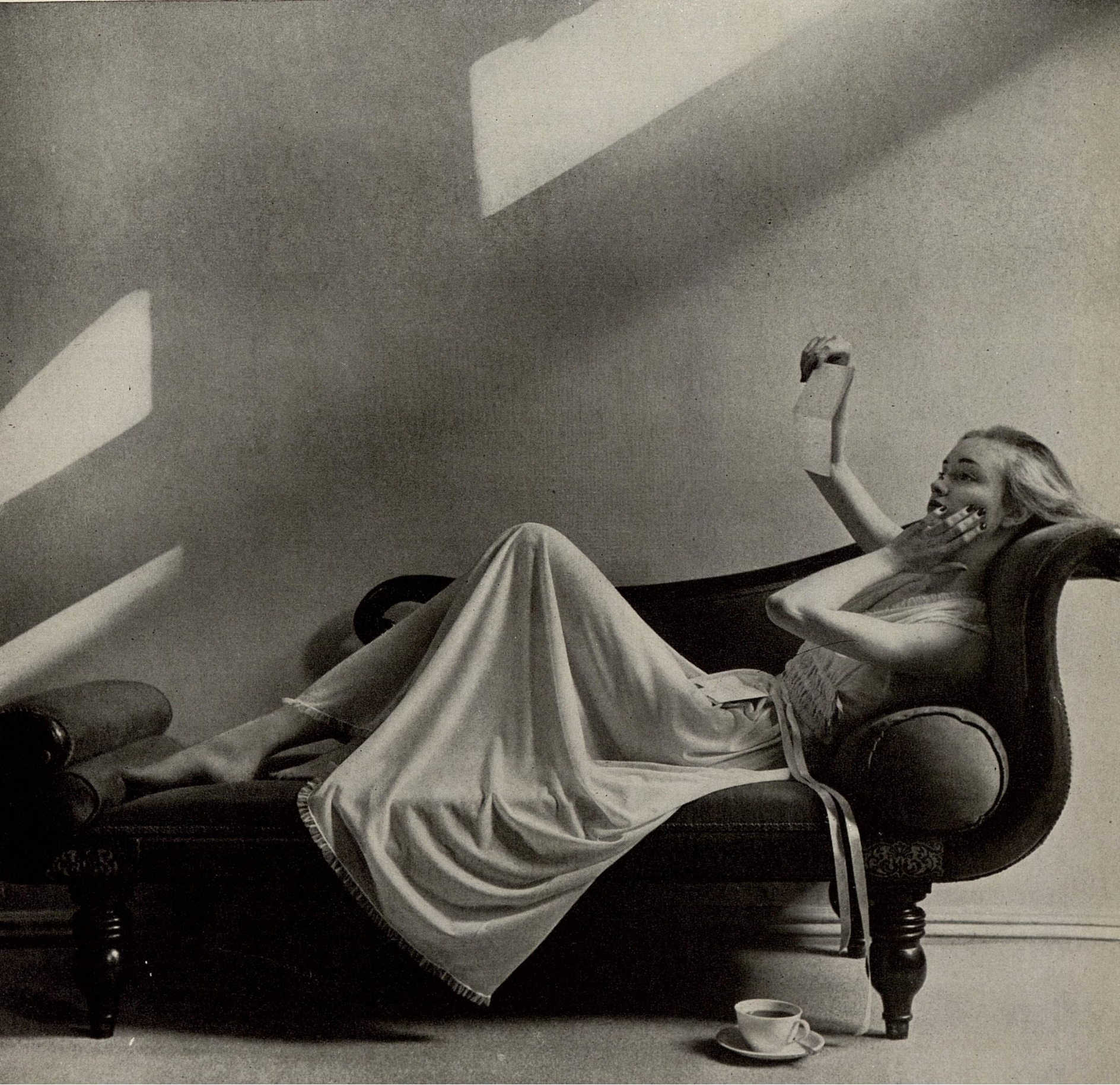 Kay Bell: Cool and Easy - Harper's Bazaar, May 1947