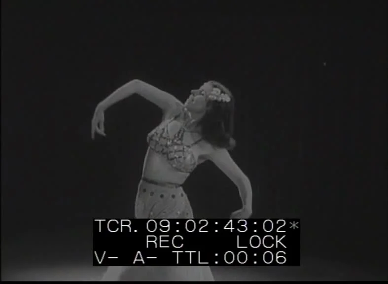 V87 Mercedes Pavelici danseaza 1944.jpg