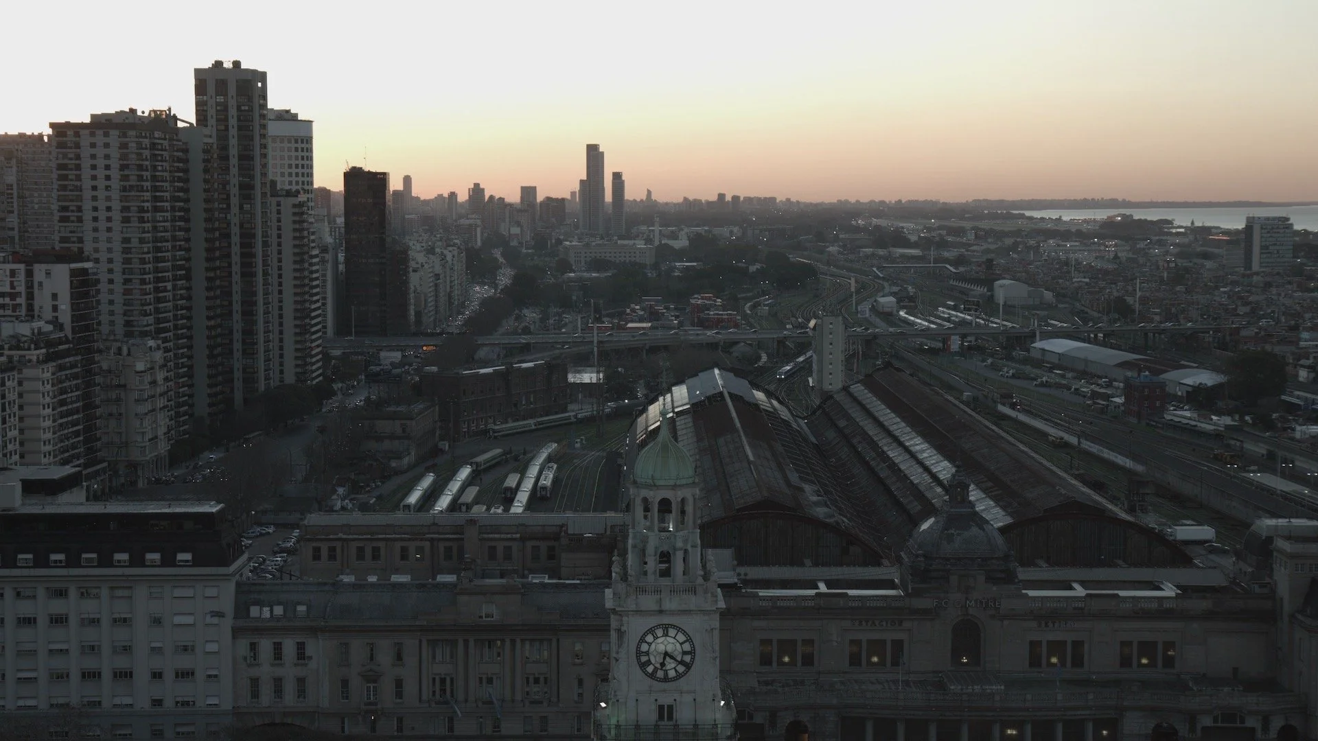 Bailabilonia_Still 3.jpeg