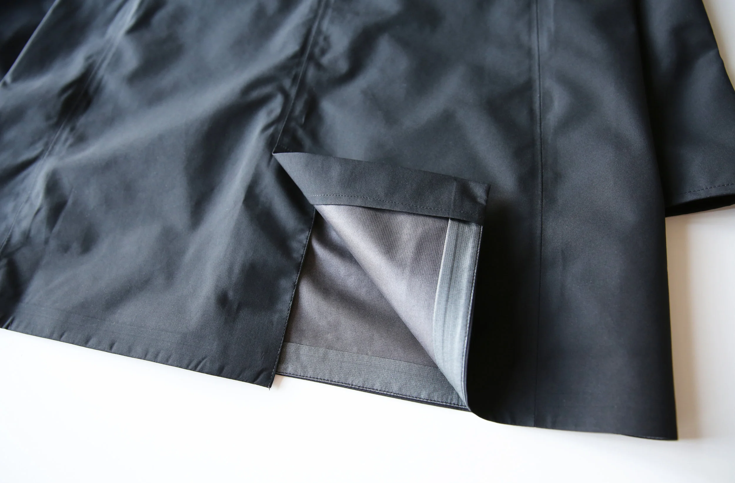tilakpoutnik_shieldgoretexcoat04.jpg