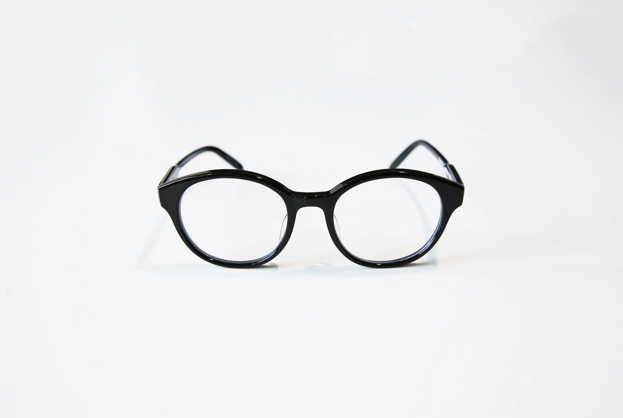 universalproducts_buddyoptical_hockney_glasses01.jpg4.jpg