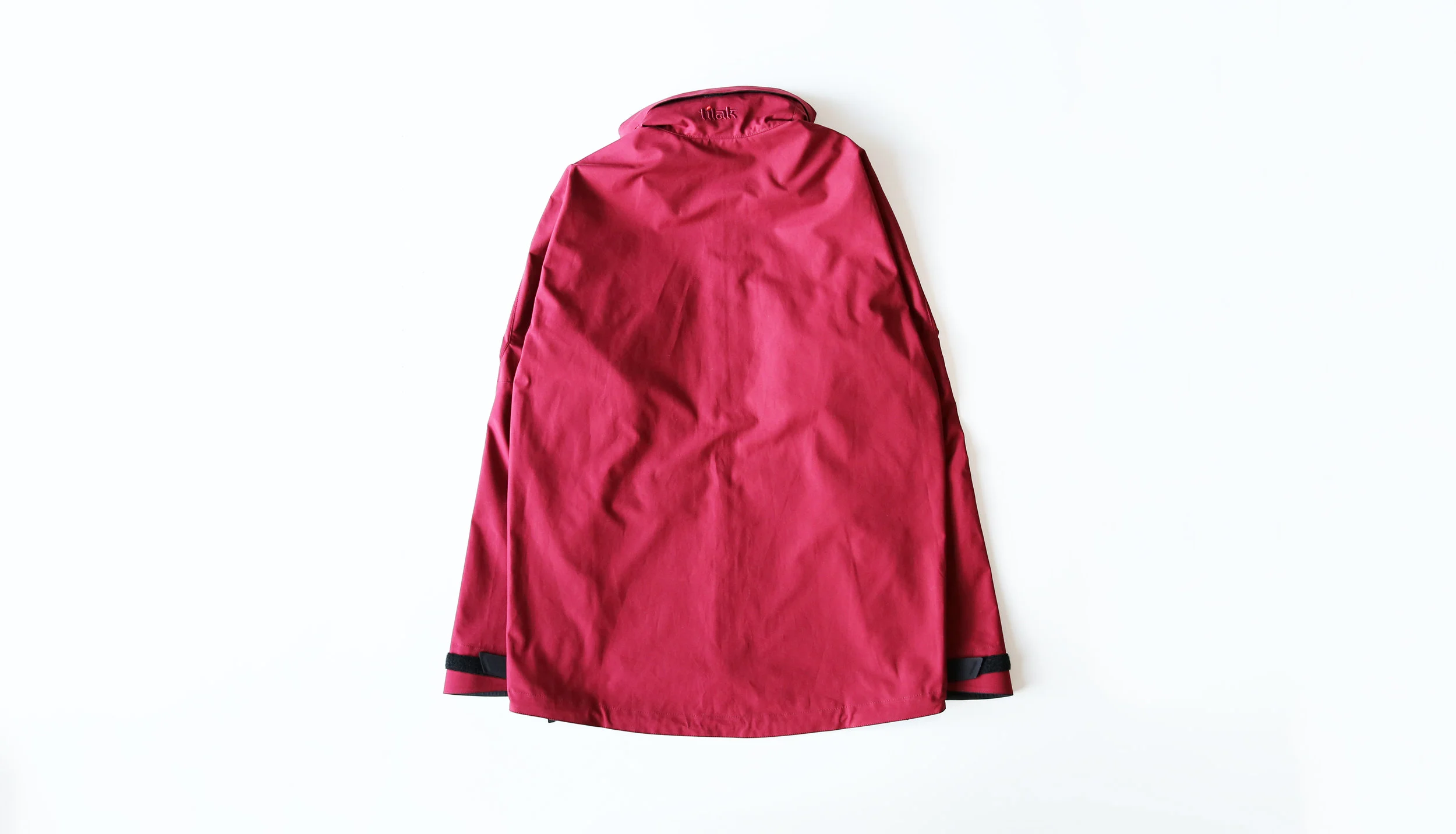 tilak_alphashadows_loke_ventile_bordeaux04.jpg
