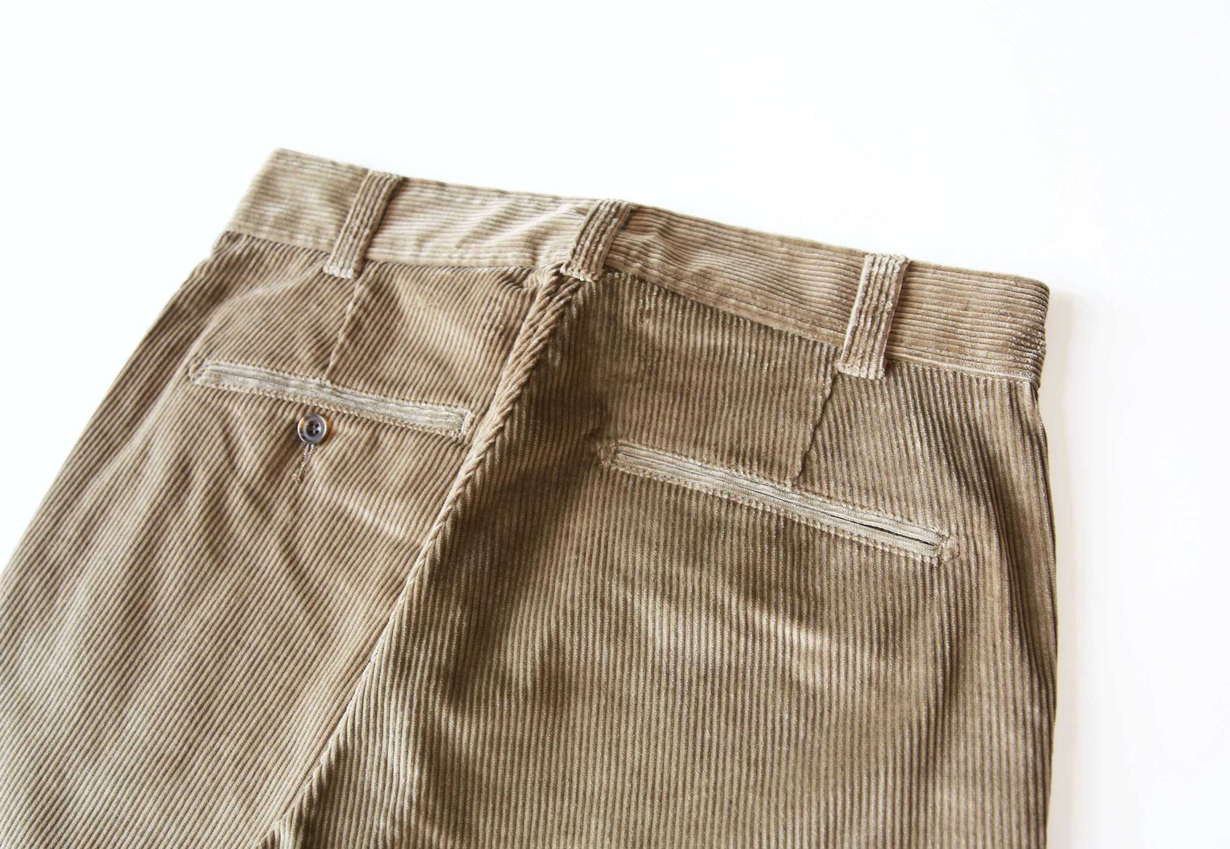 NEEDLES_STRINGCUFFTROUSER_8WCORDUROY02.jpg