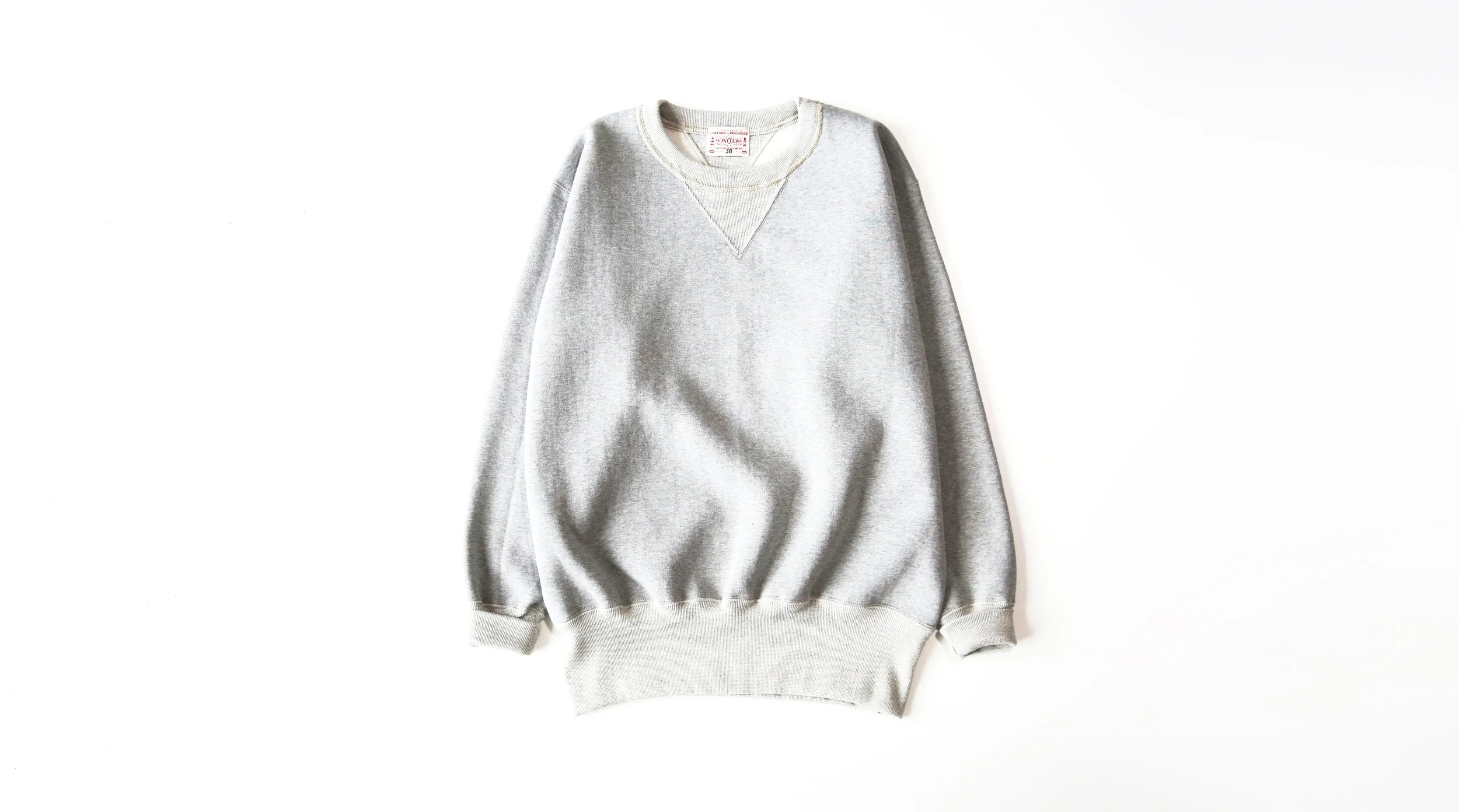boncoura_grey_sweatshirt08.jpg