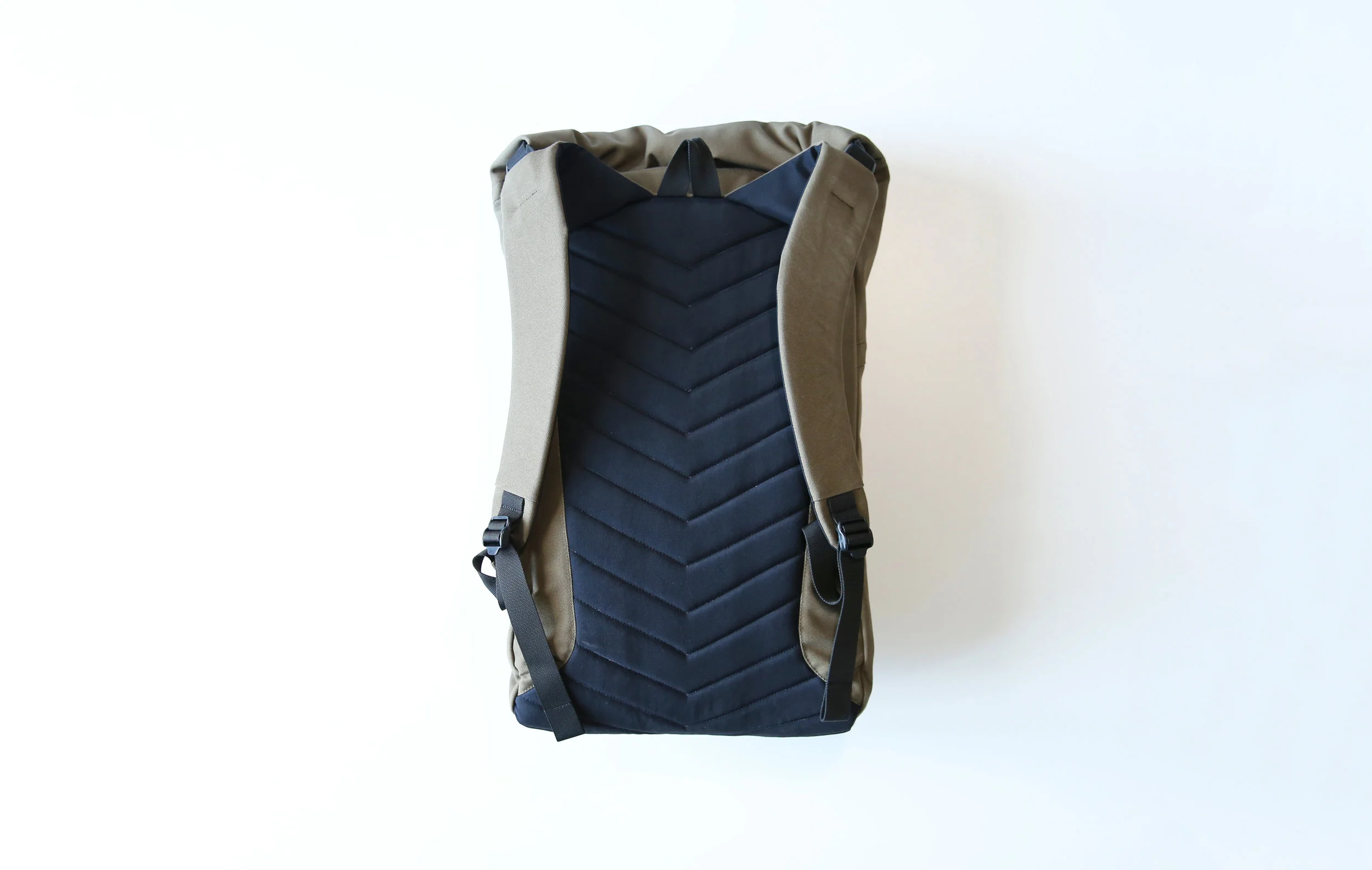 poutnik_tilak_armorpack_natogreen_ventile_06.jpg