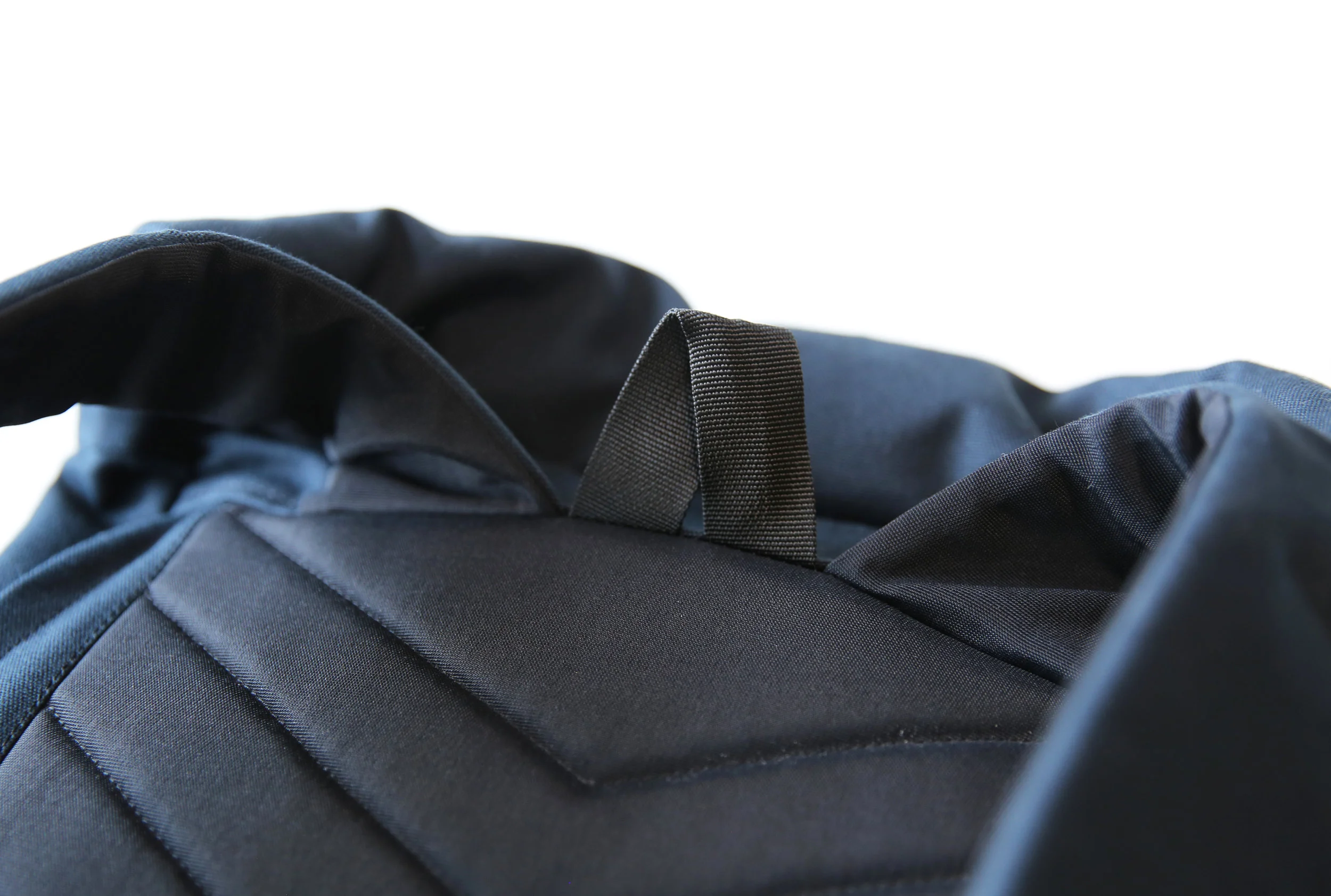 poutnik_tilak_armorpack_blacknavy_ventile_03.jpg