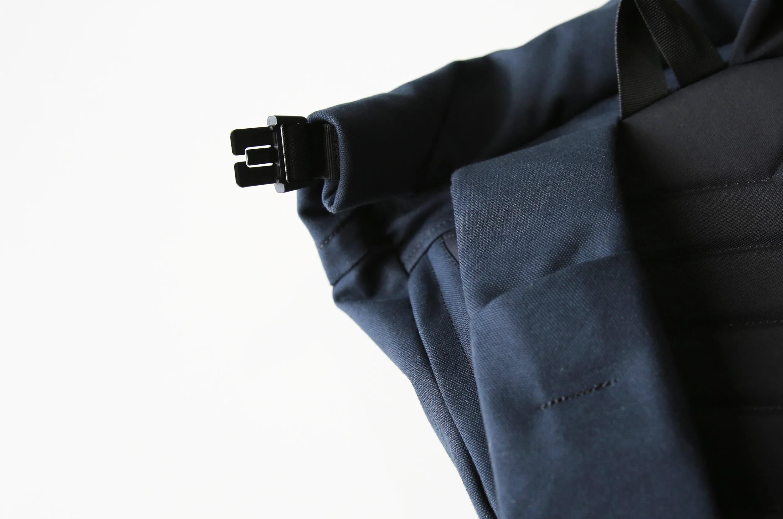 poutnik_tilak_armorpack_blacknavy_ventile_10.jpg