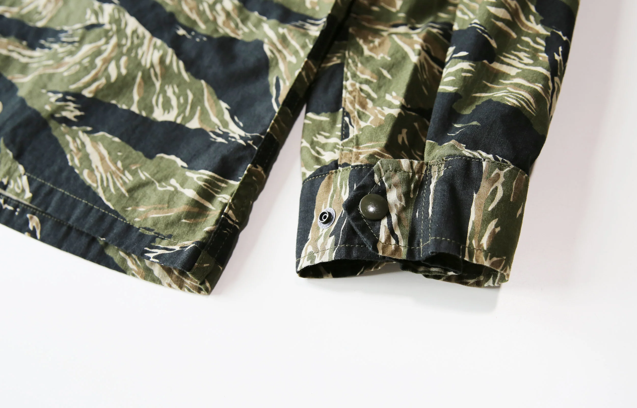workers_bdujacket_tigercamo_04.jpg