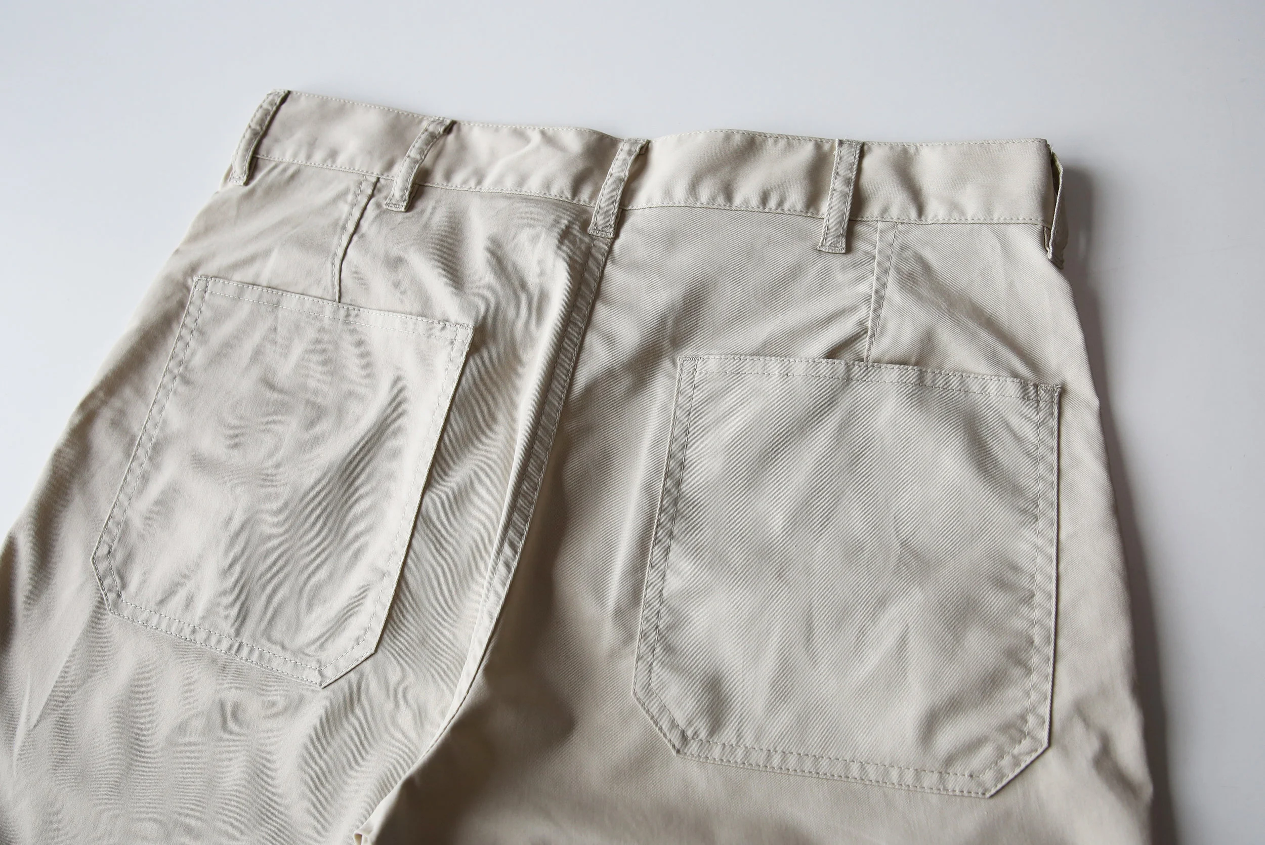nanamica_dockshorts_lightbeige03.jpg