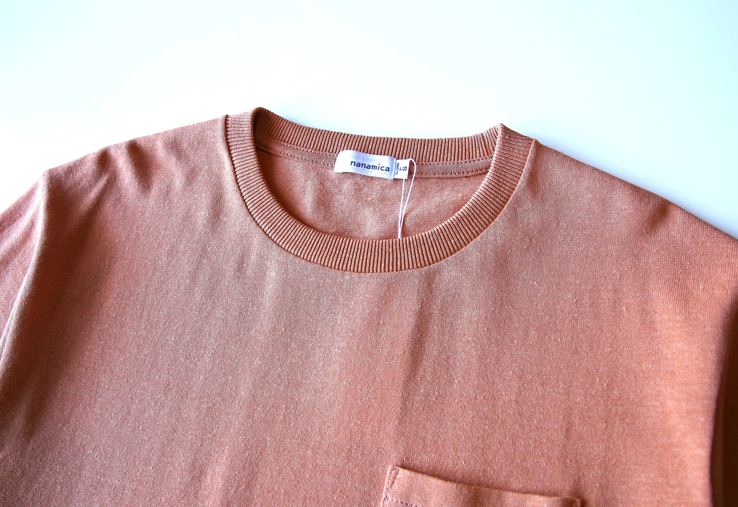 nanamica_hs_crewneck_sweater_paleorange02.jpg
