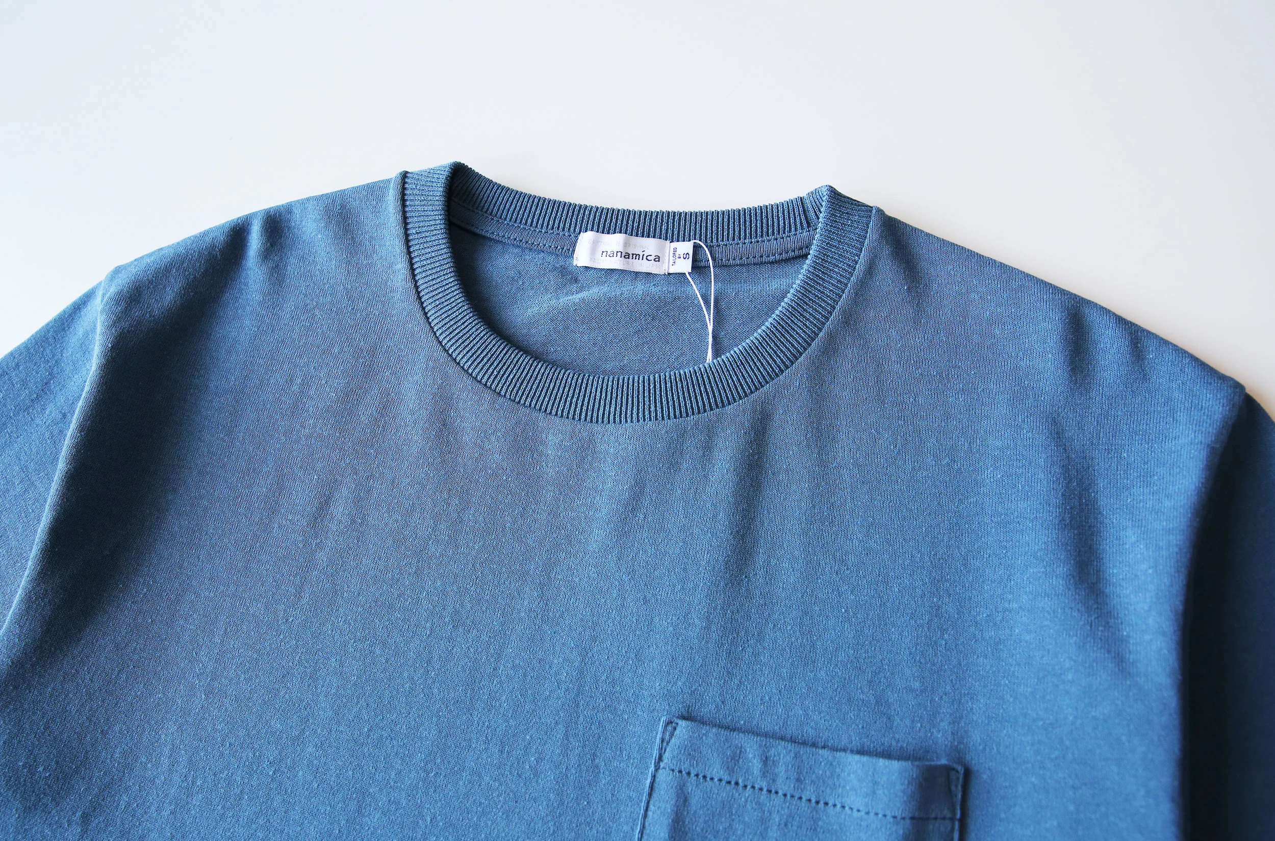 nanamica_hs_crewneck_sweater_paleblue02.jpg