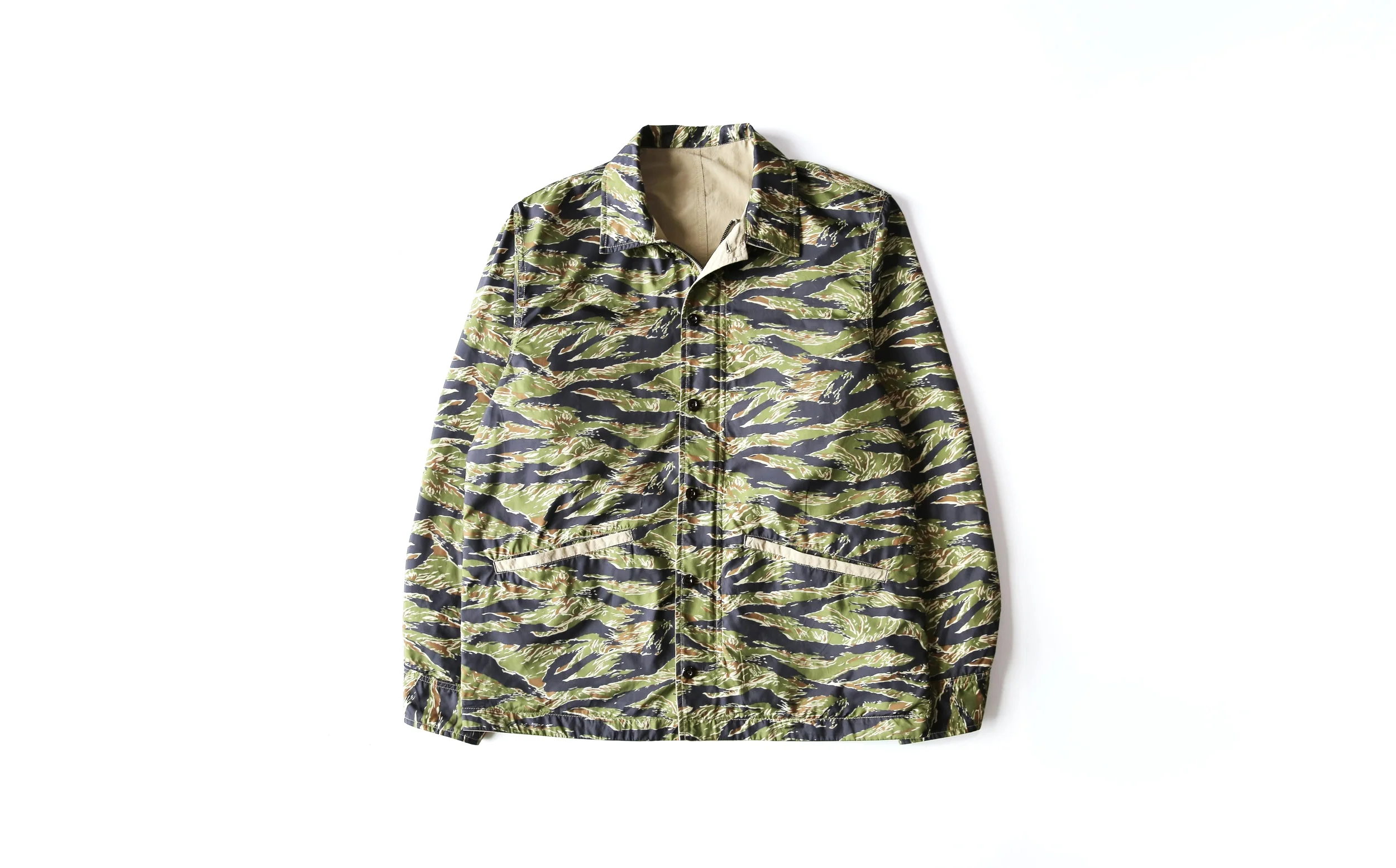 eastlogue_reversiblebdujacket_beigetigercamo06.jpg