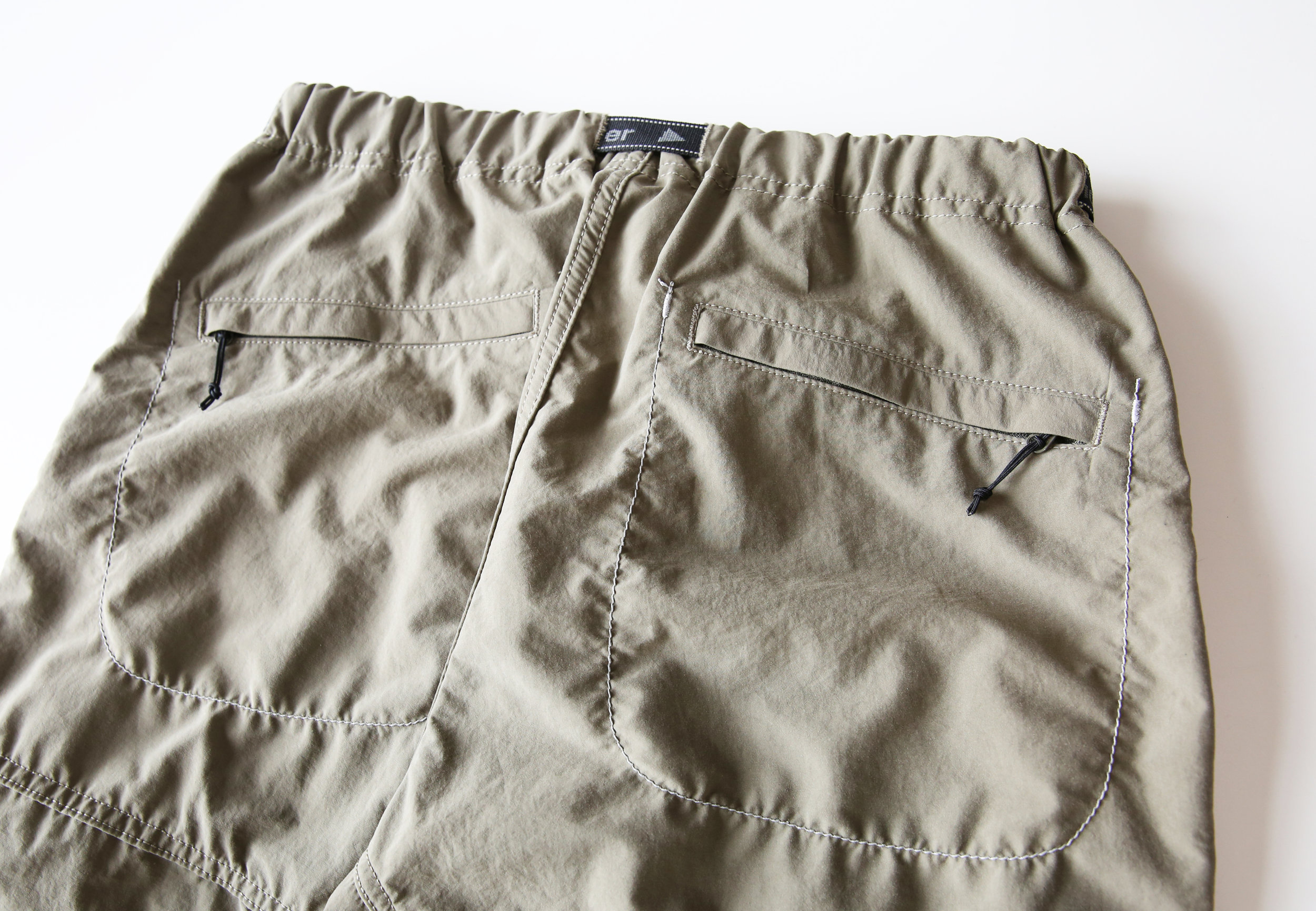 andwander_nylon_climbingpants_khaki03.jpg