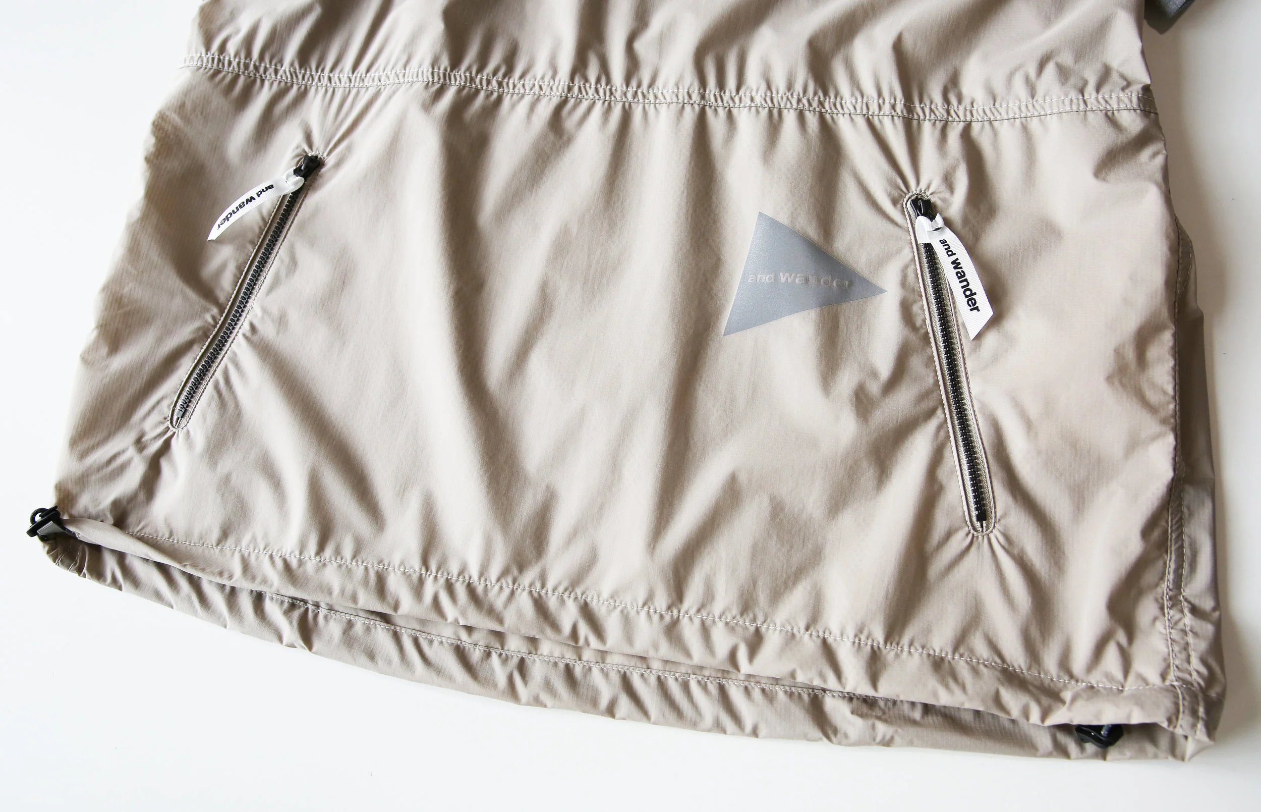 andwander_pertexwindtee_beige07.jpg