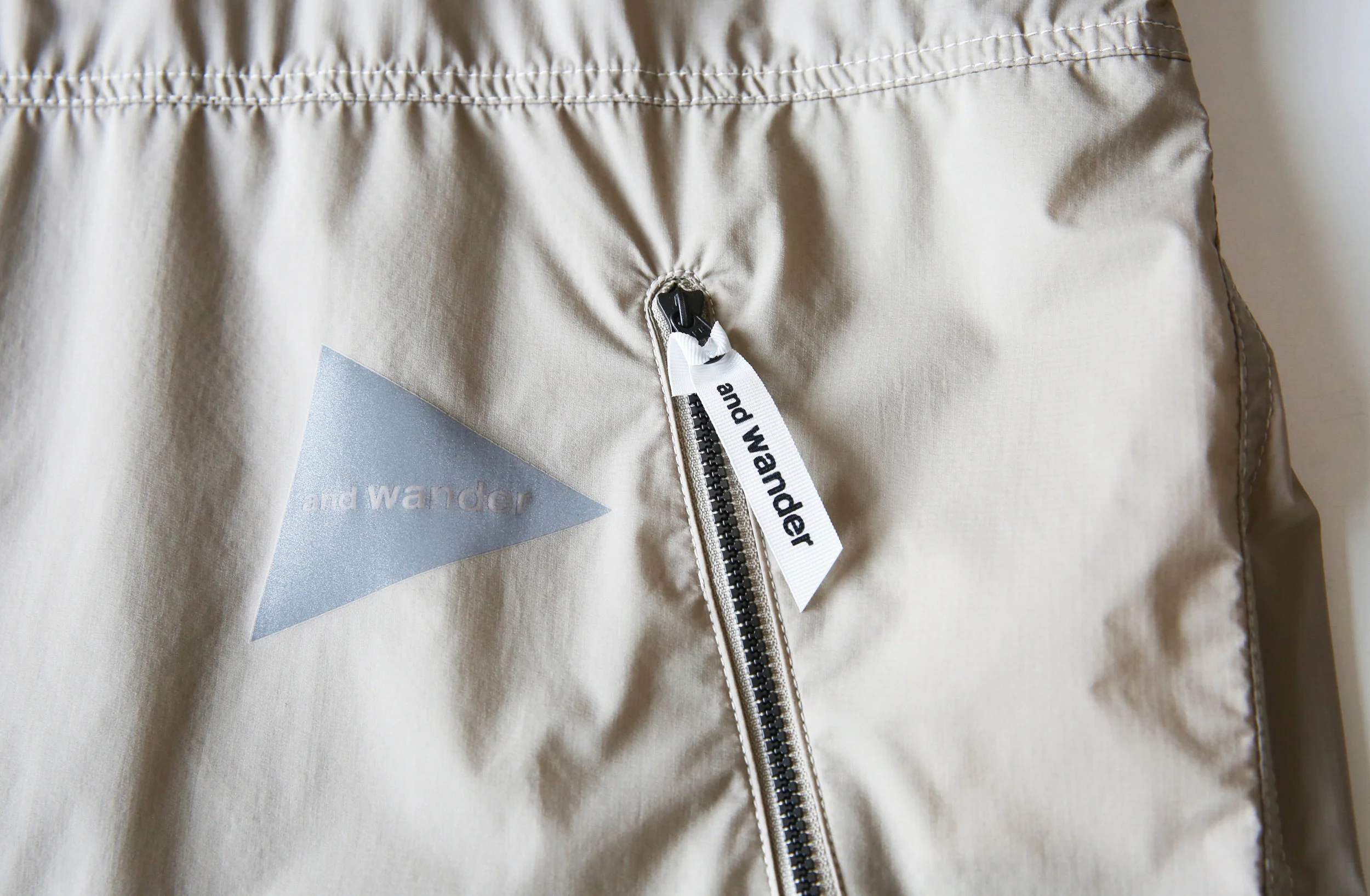 andwander_pertexwindtee_beige06.jpg